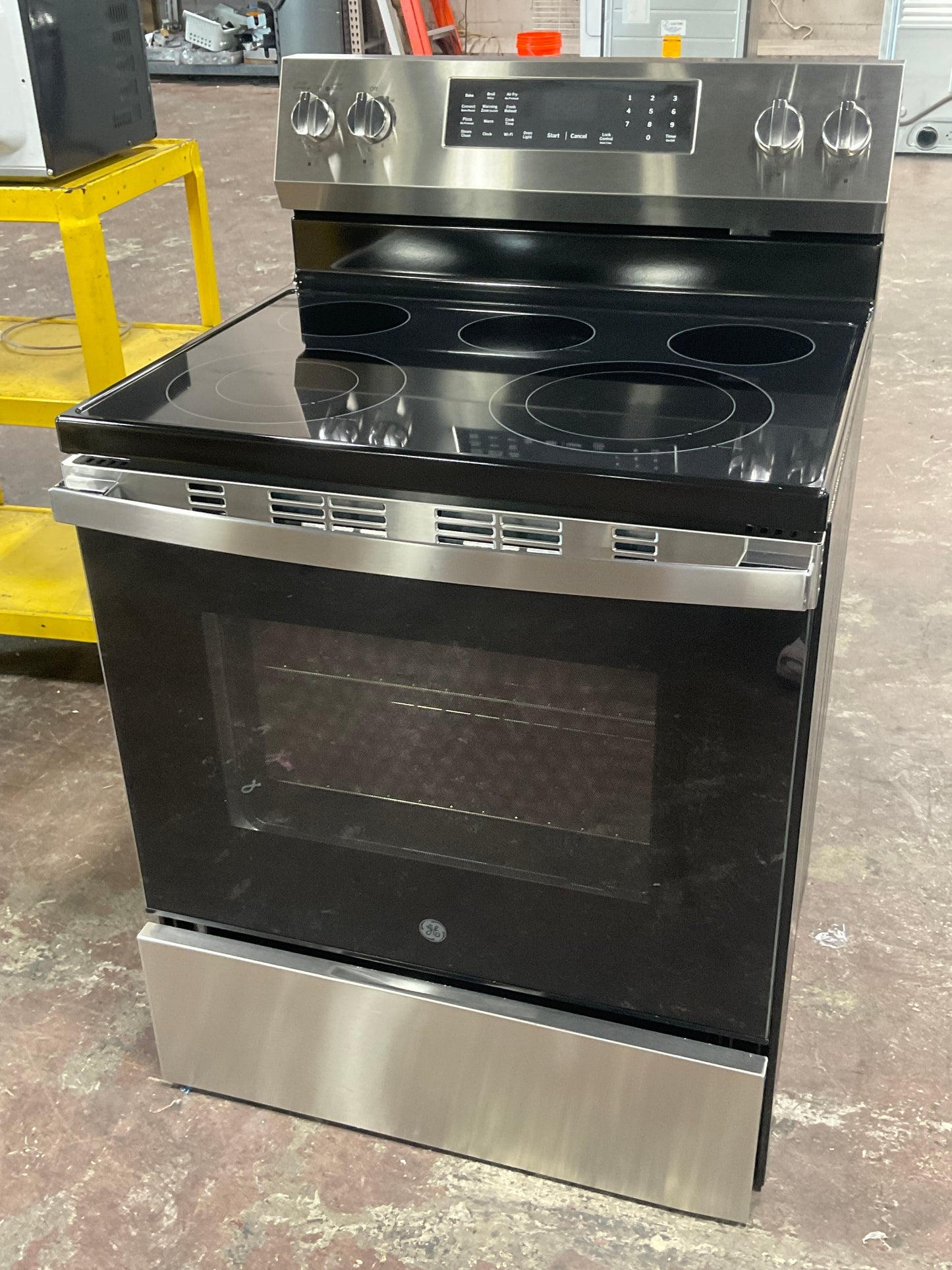 Front view, oven-door closed