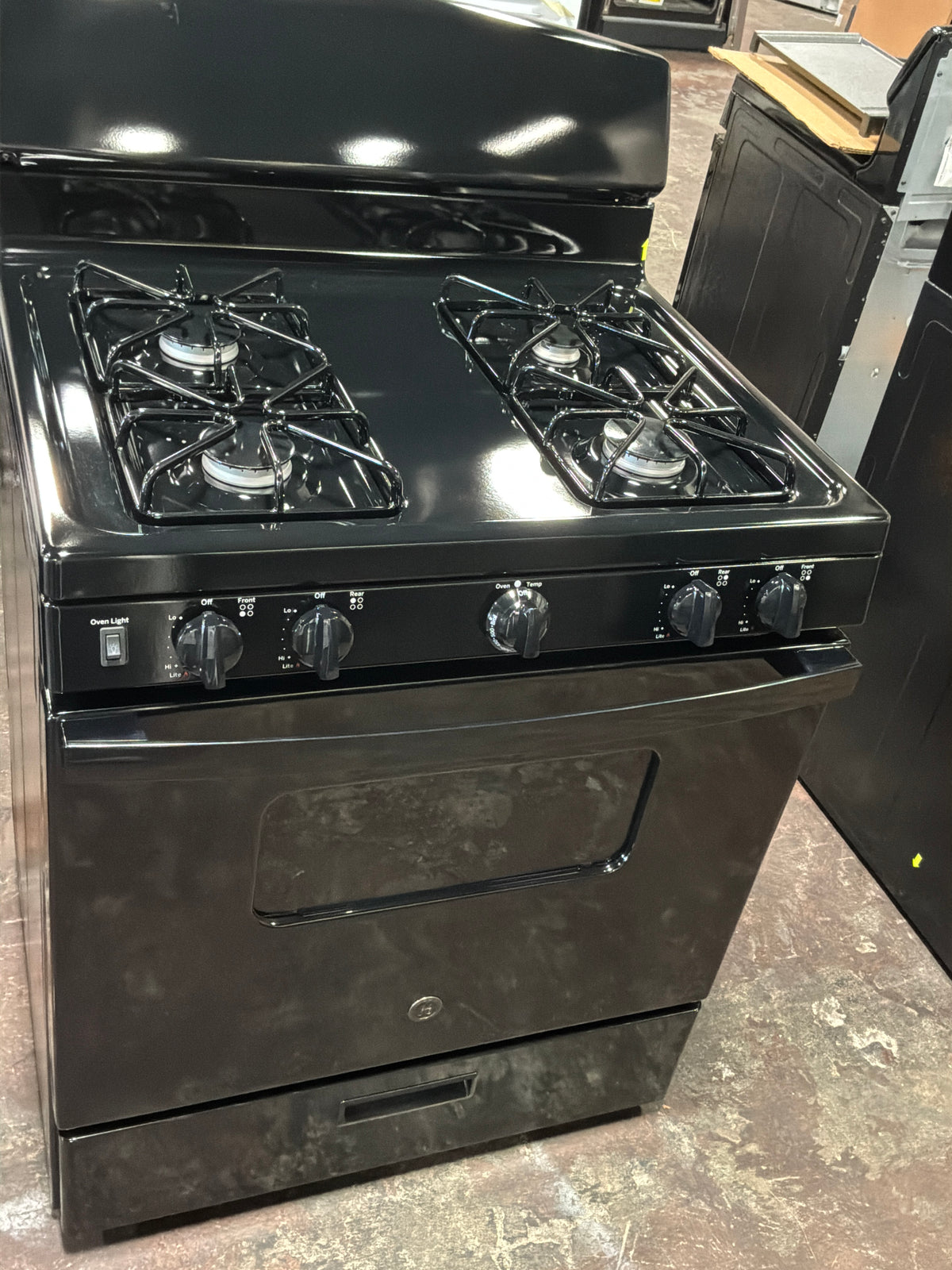 Front view, oven-door closed