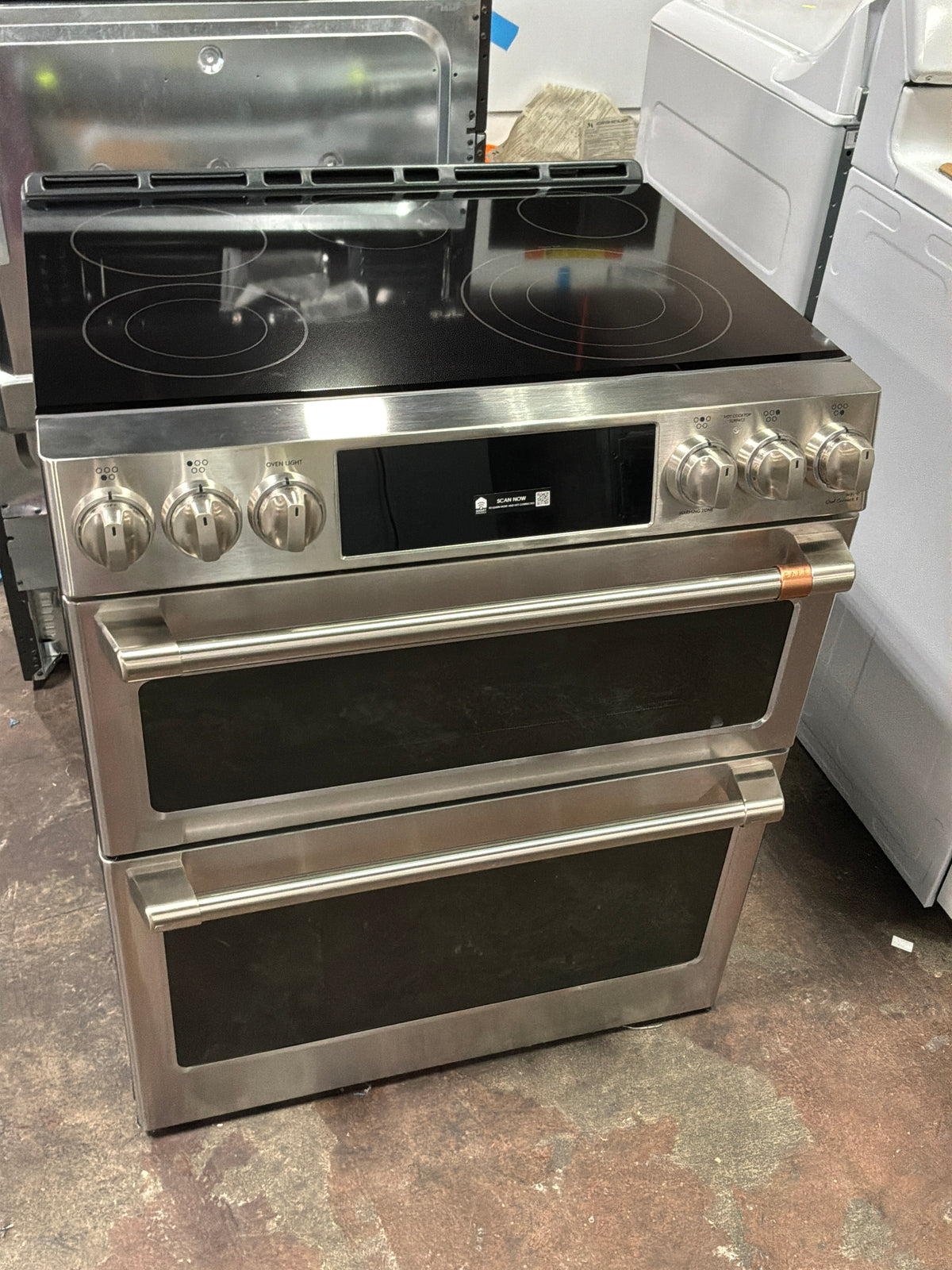 Front view, oven-door closed