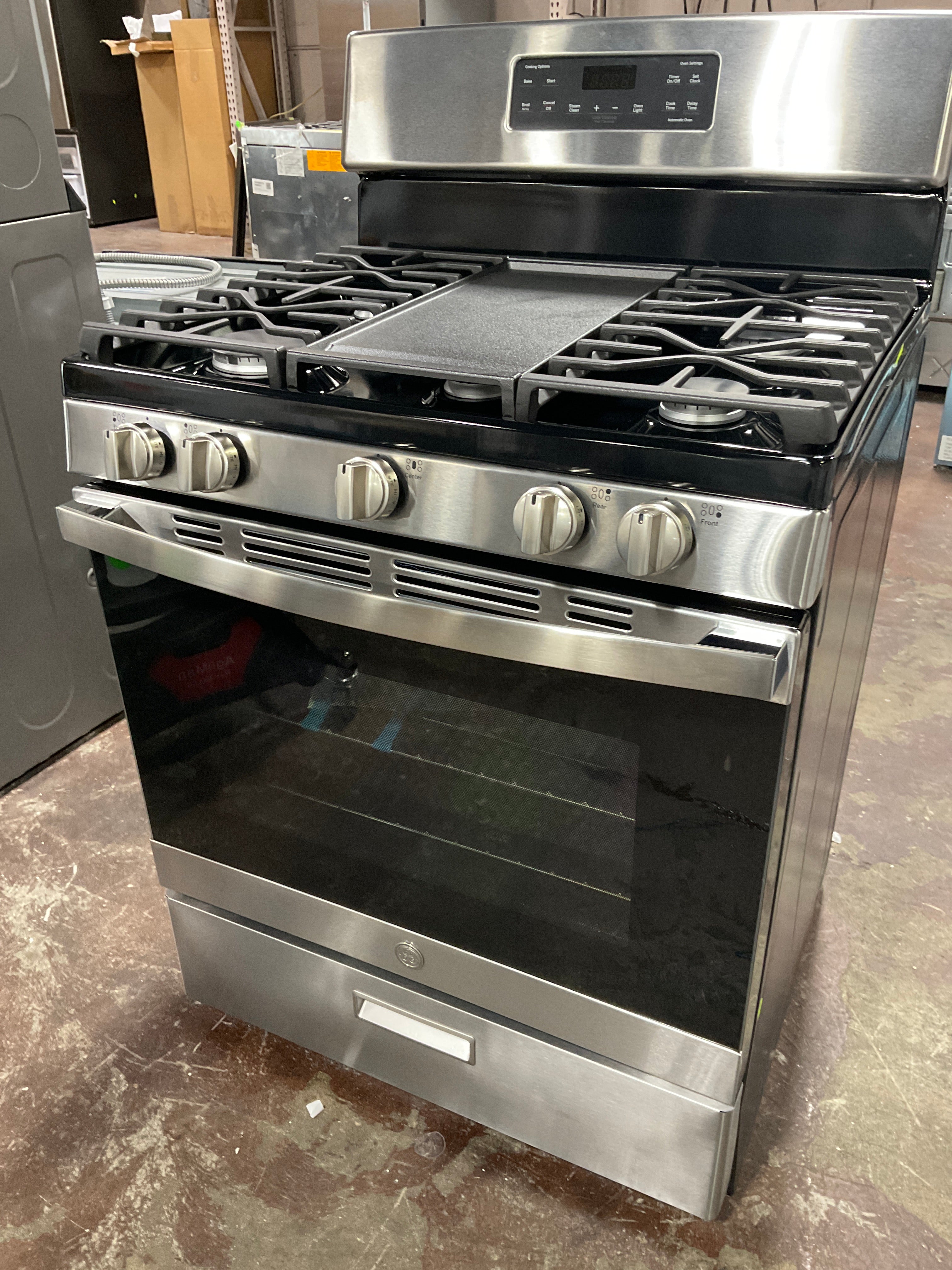 Front view, oven-door closed