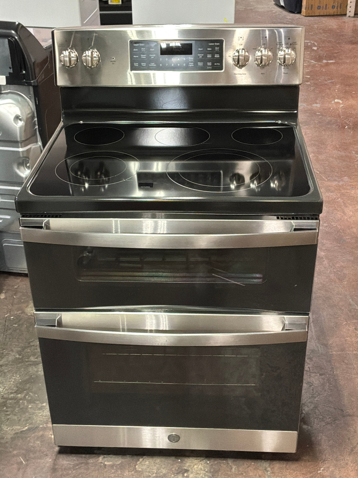 Front view, oven-door closed
