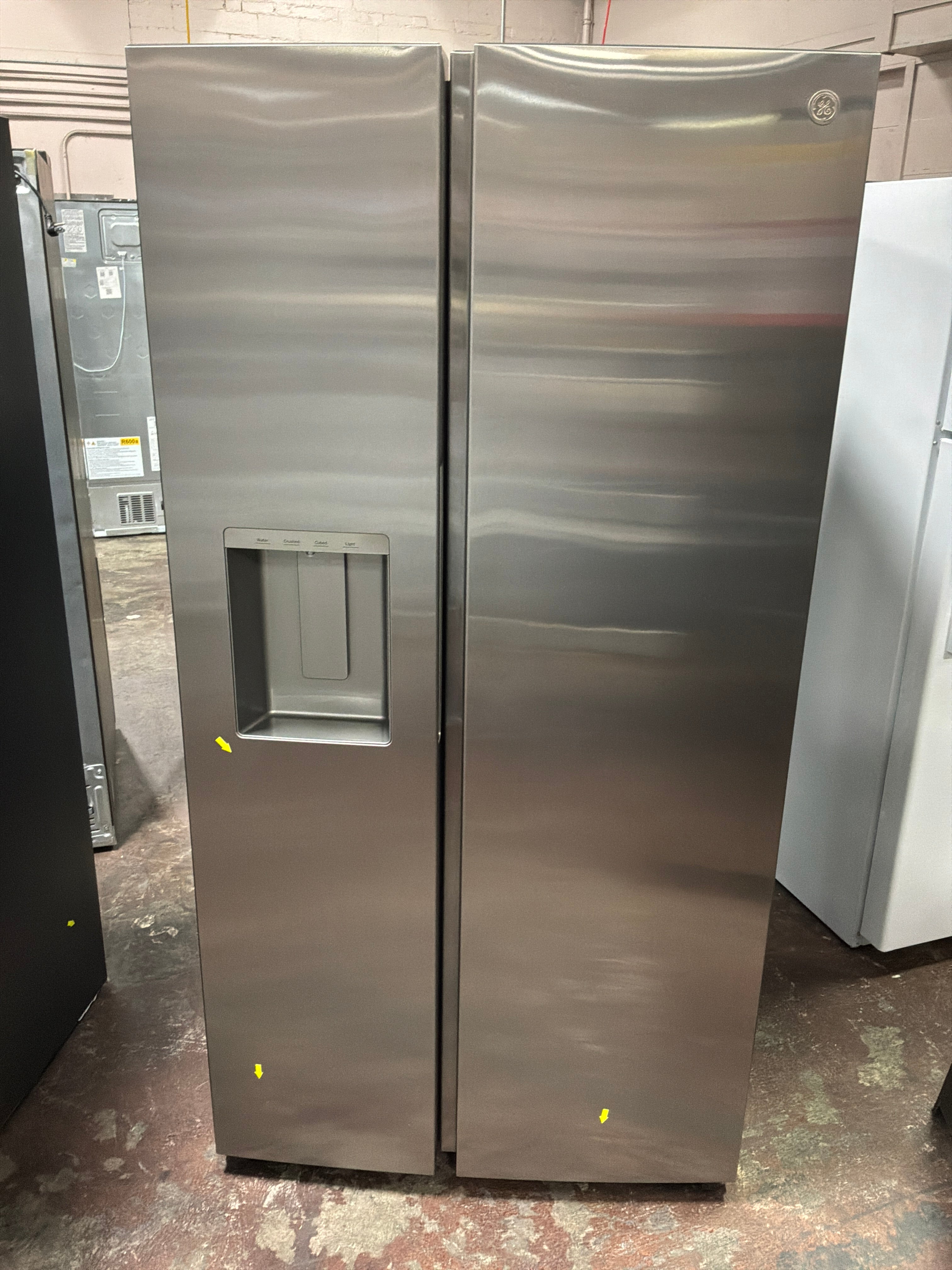 Front view, door closed