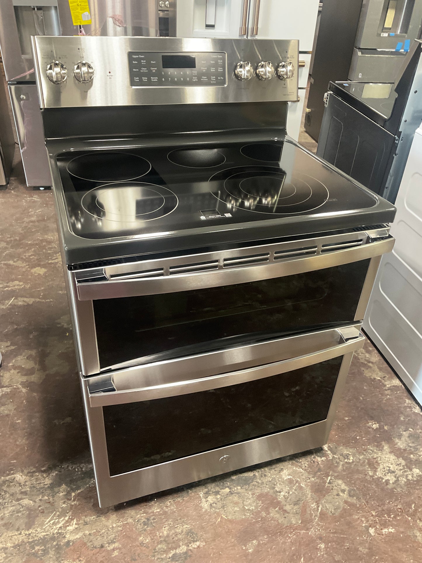 Front view, oven-door closed