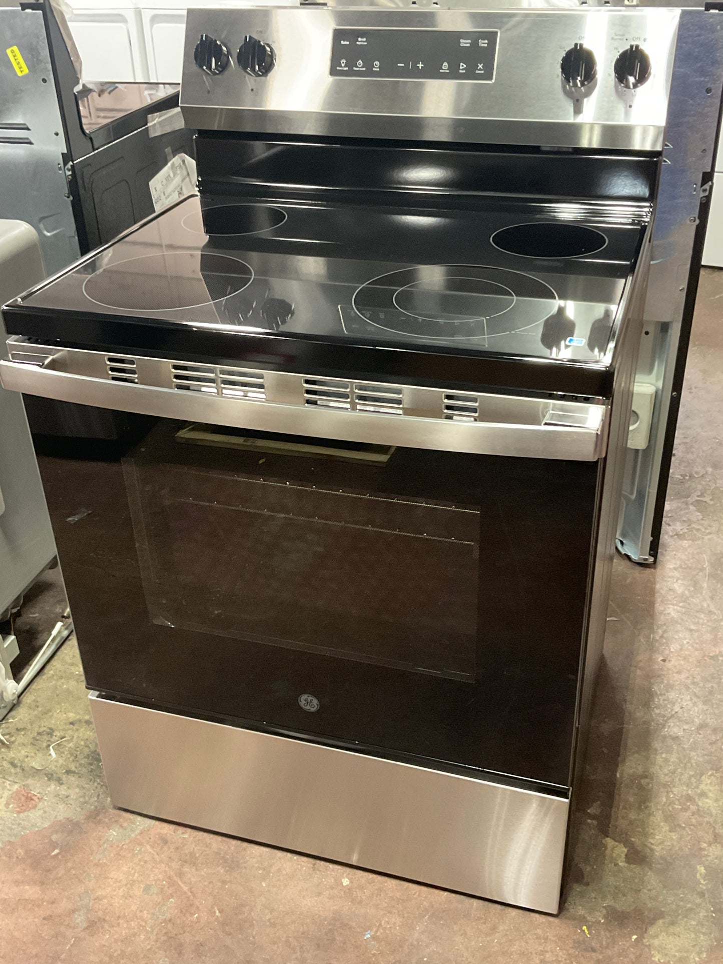 Front view, oven-door closed