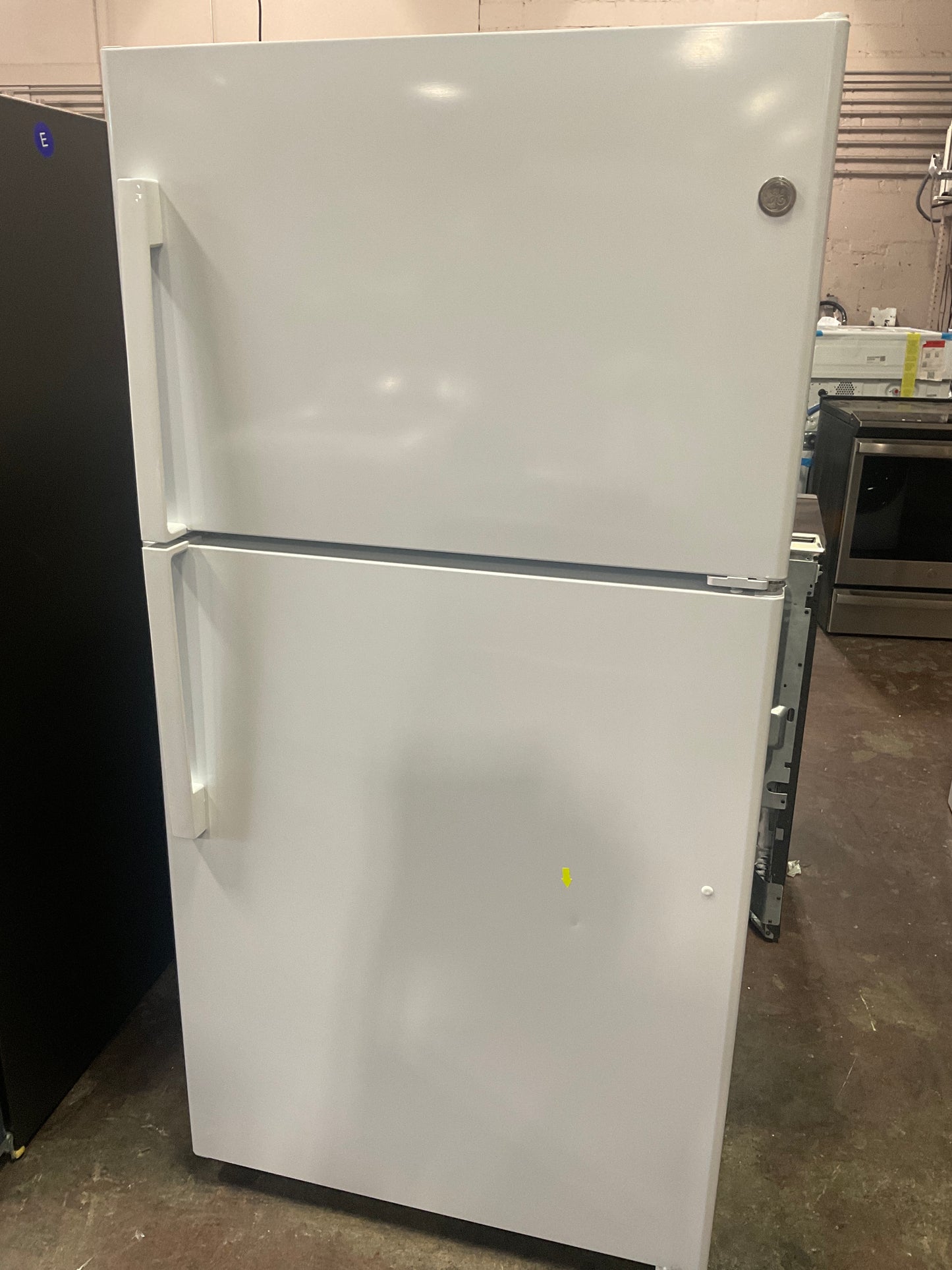 Front view, door closed