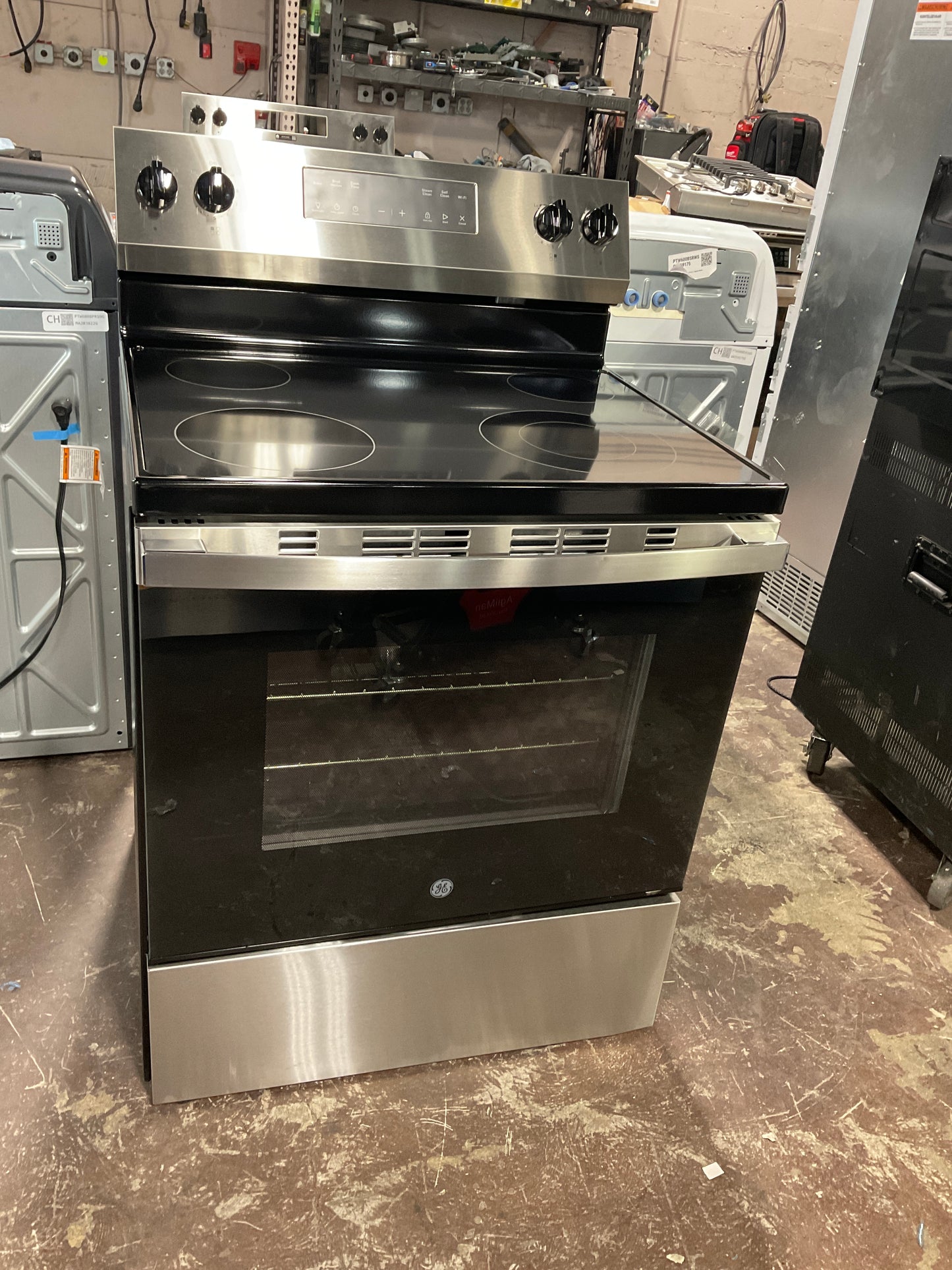 Front view, oven-door closed