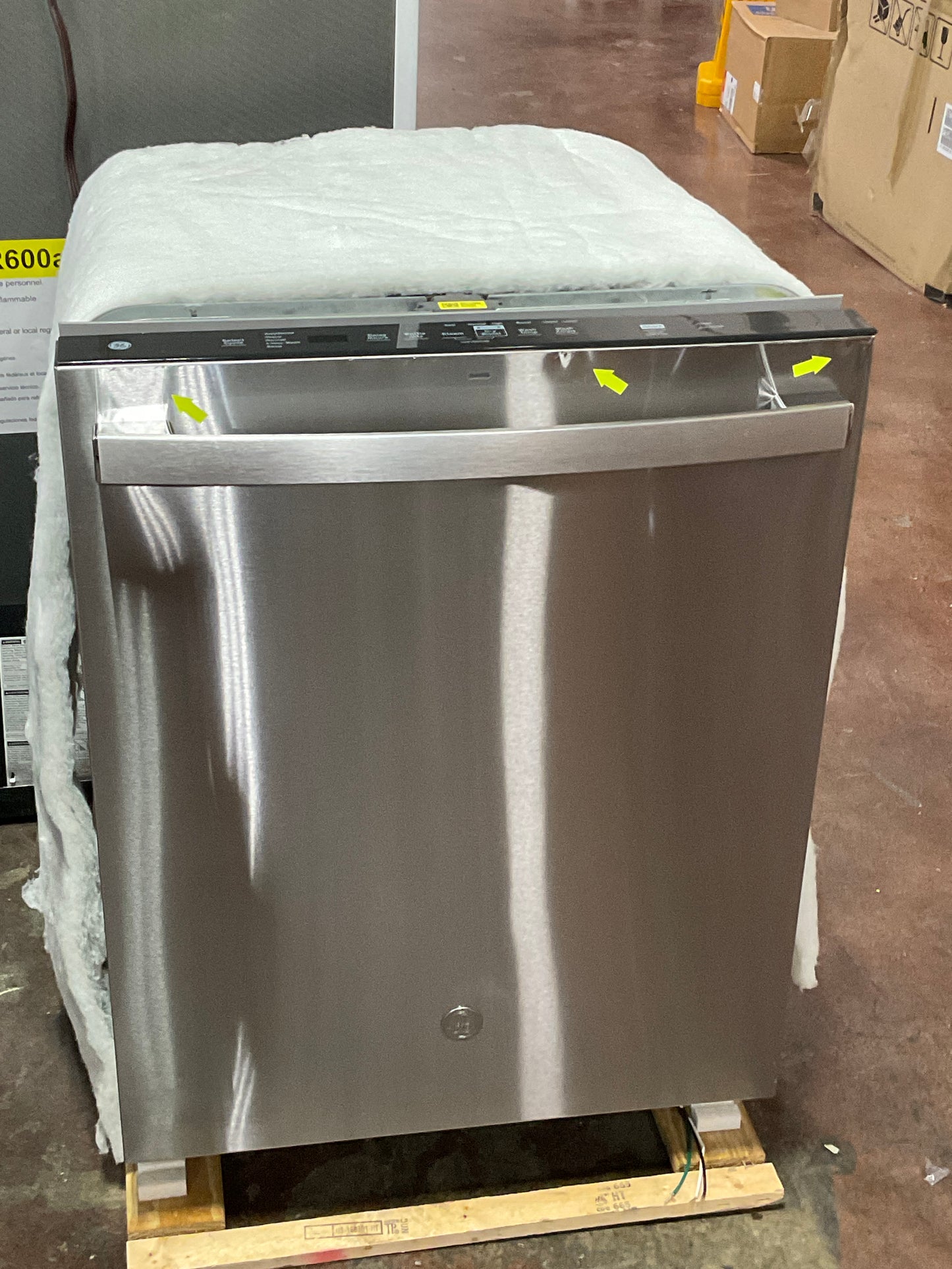 Front view, doors closed