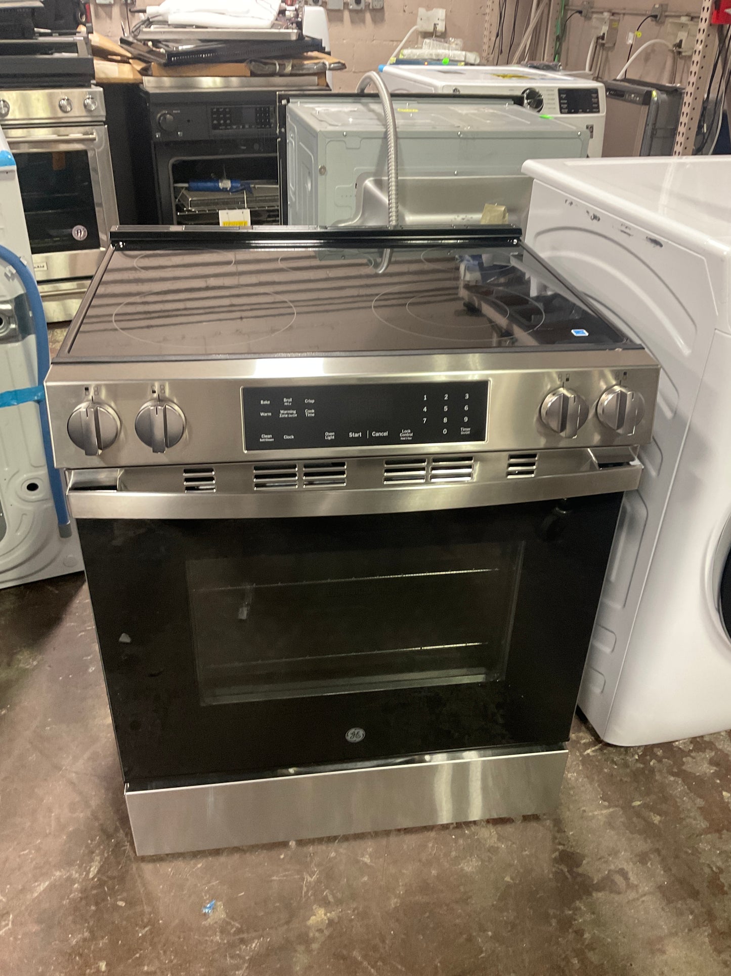 Front view, oven-door closed