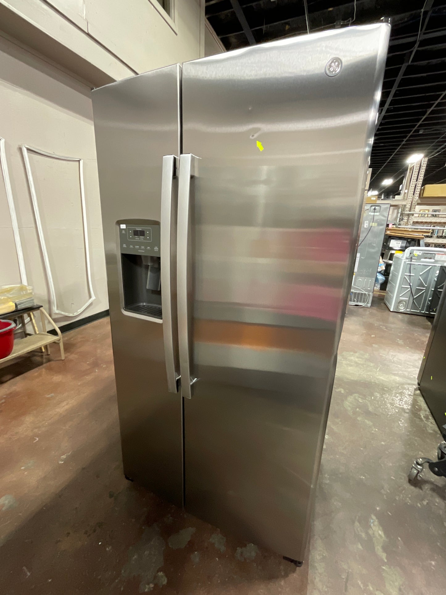 Front view, door closed