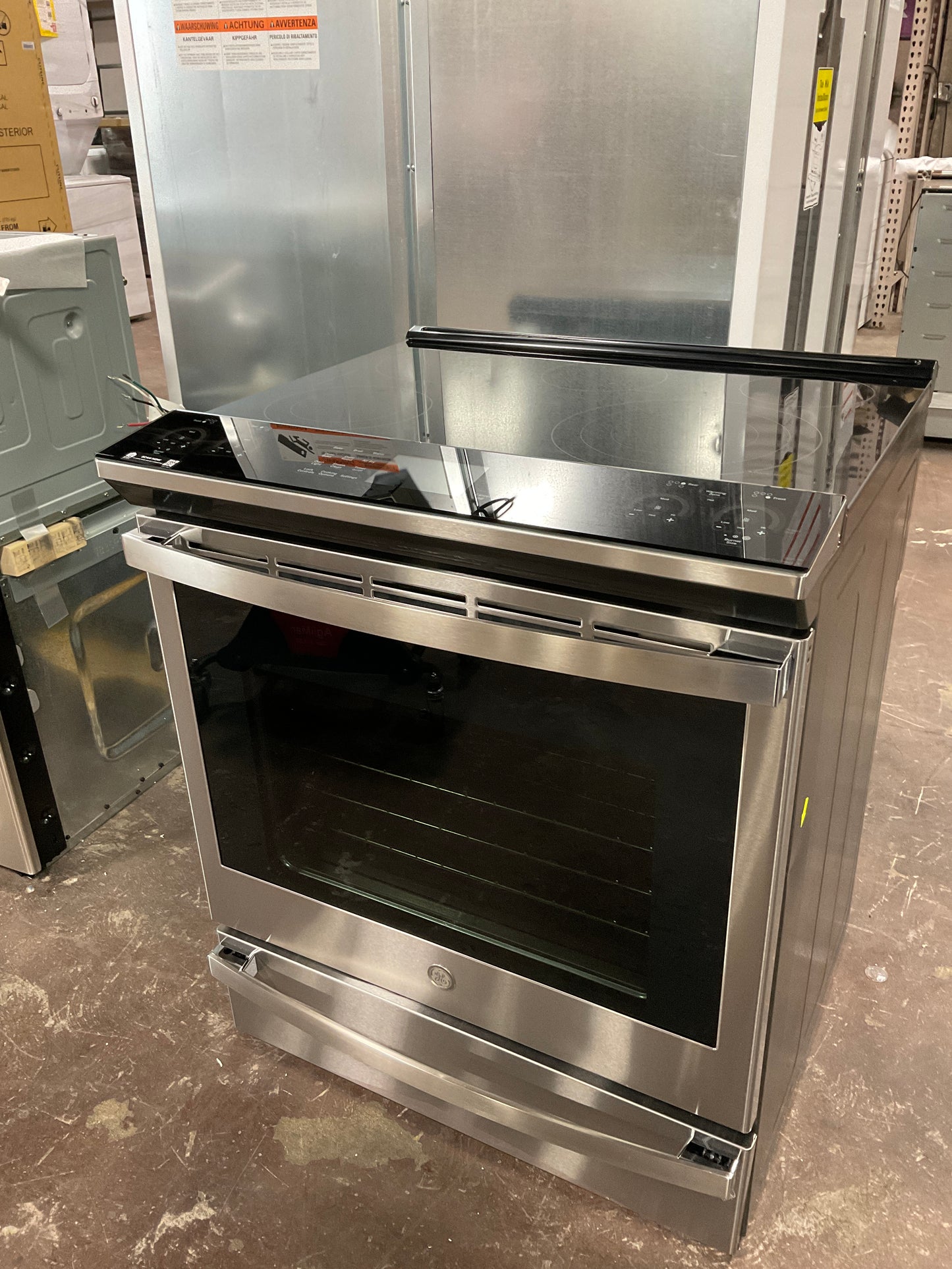 Front view, oven-door closed