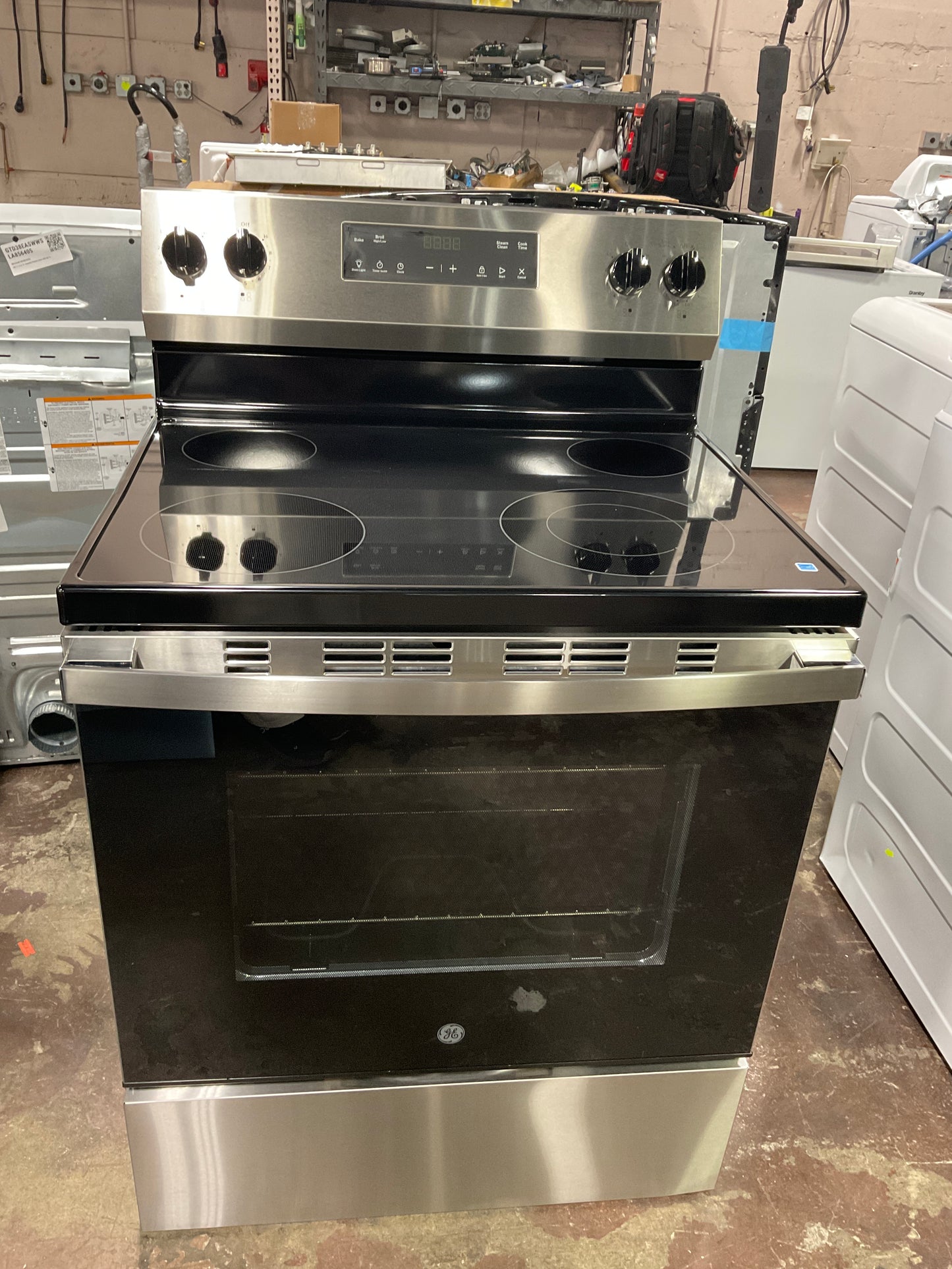 Front view, oven-door closed
