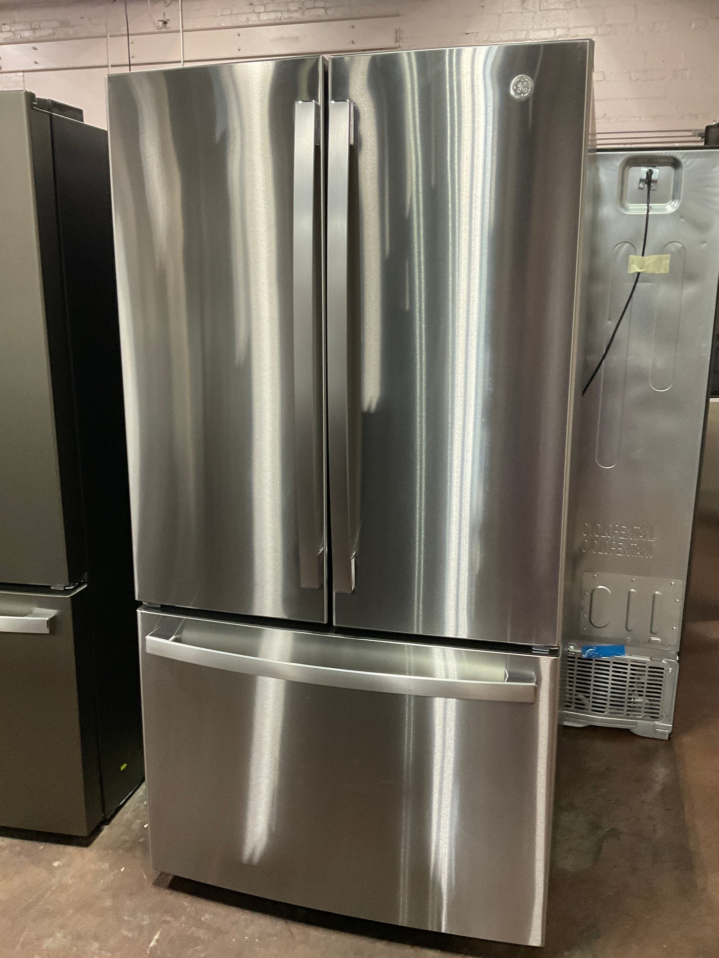 Front view, door closed