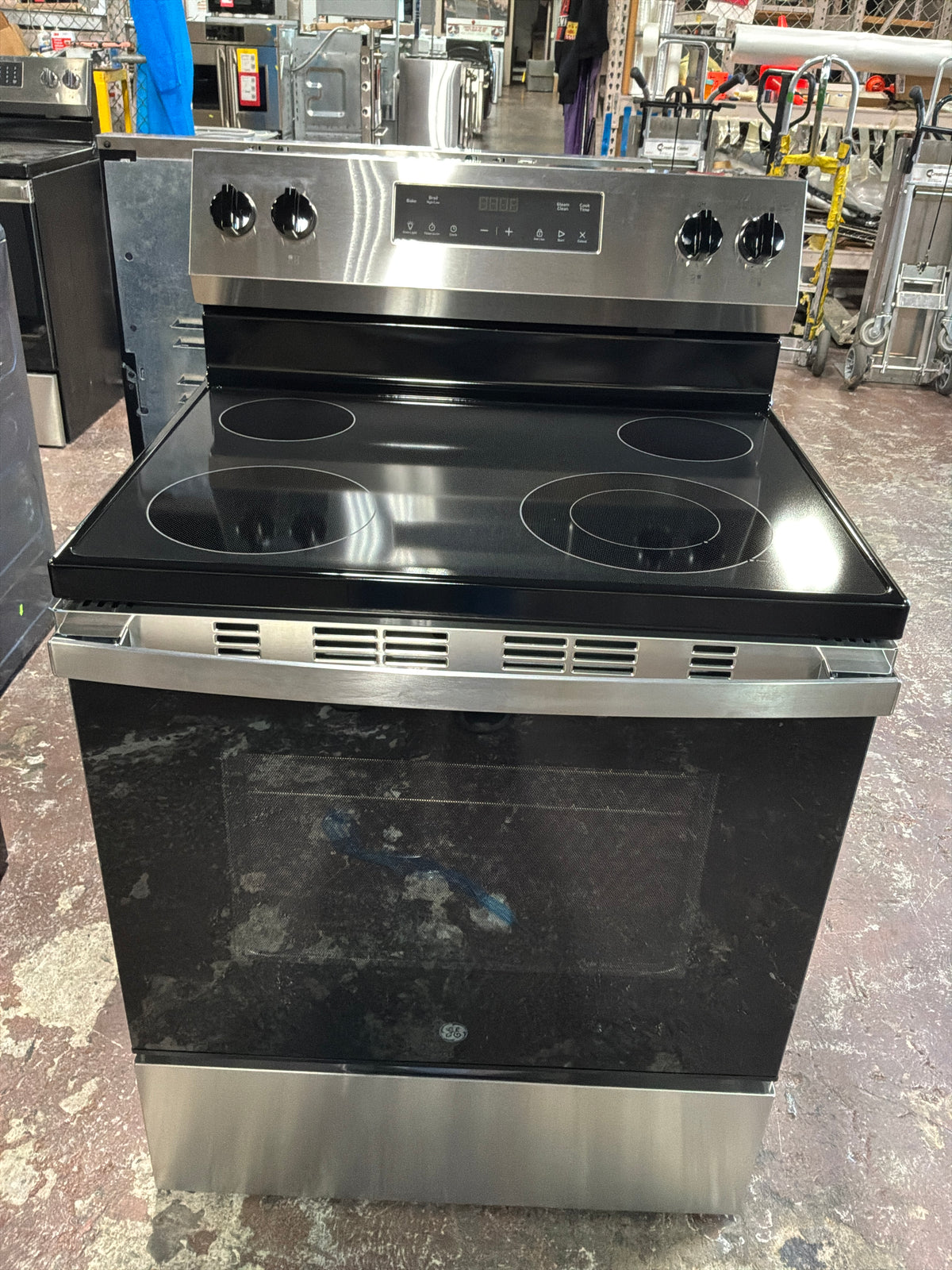 Front view, oven-door closed