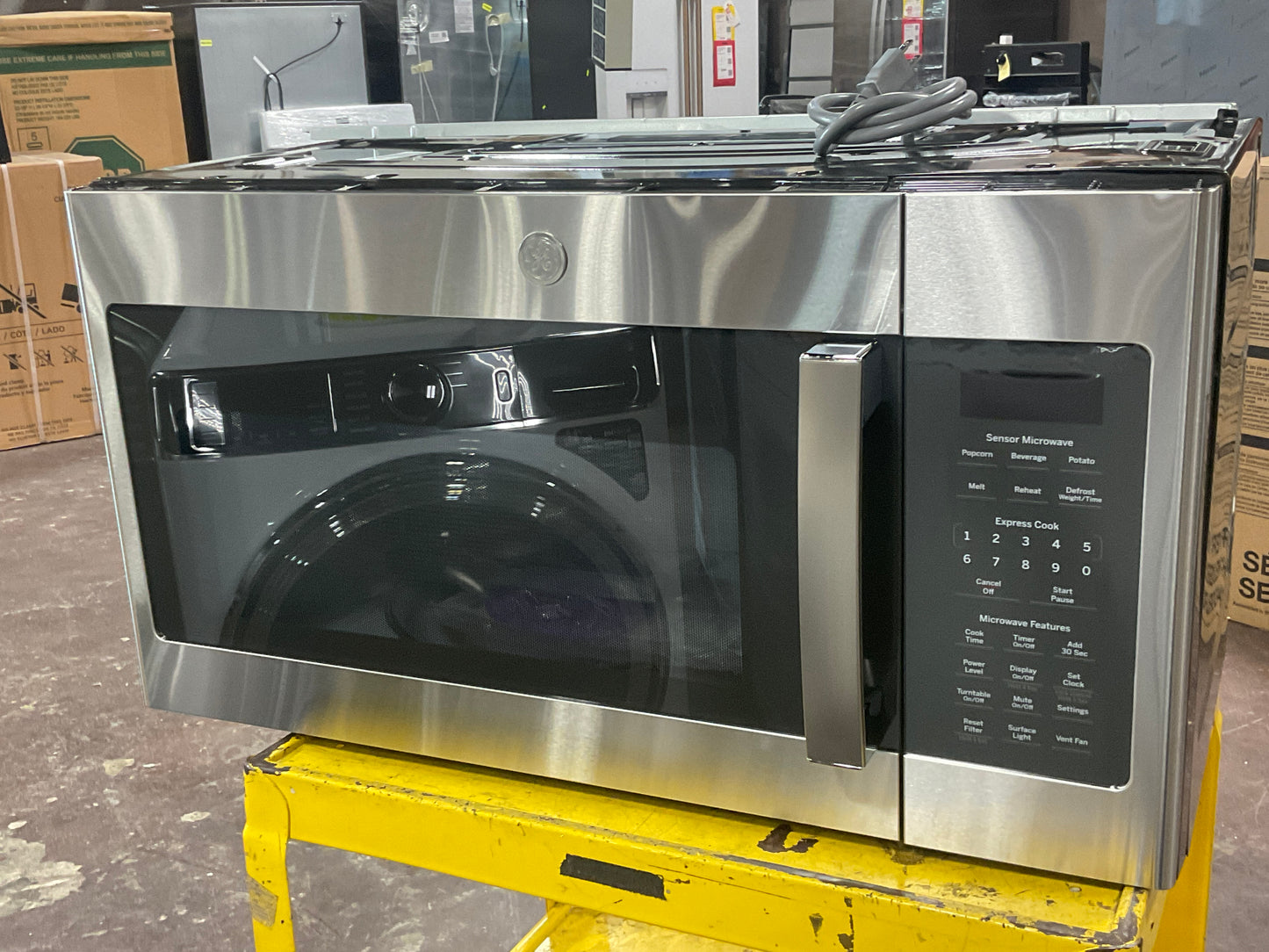 Front view, door closed