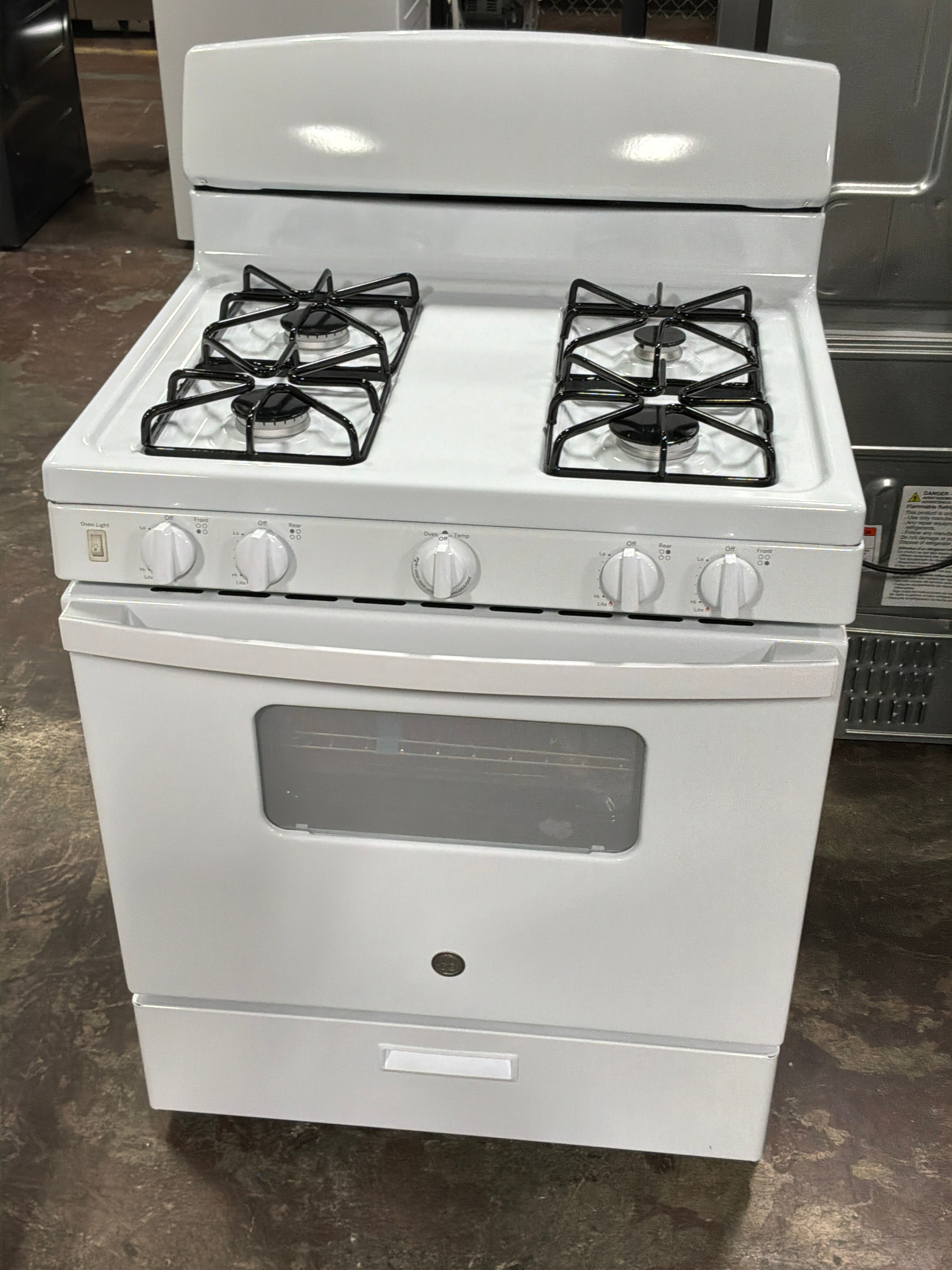 Front view, oven-door closed