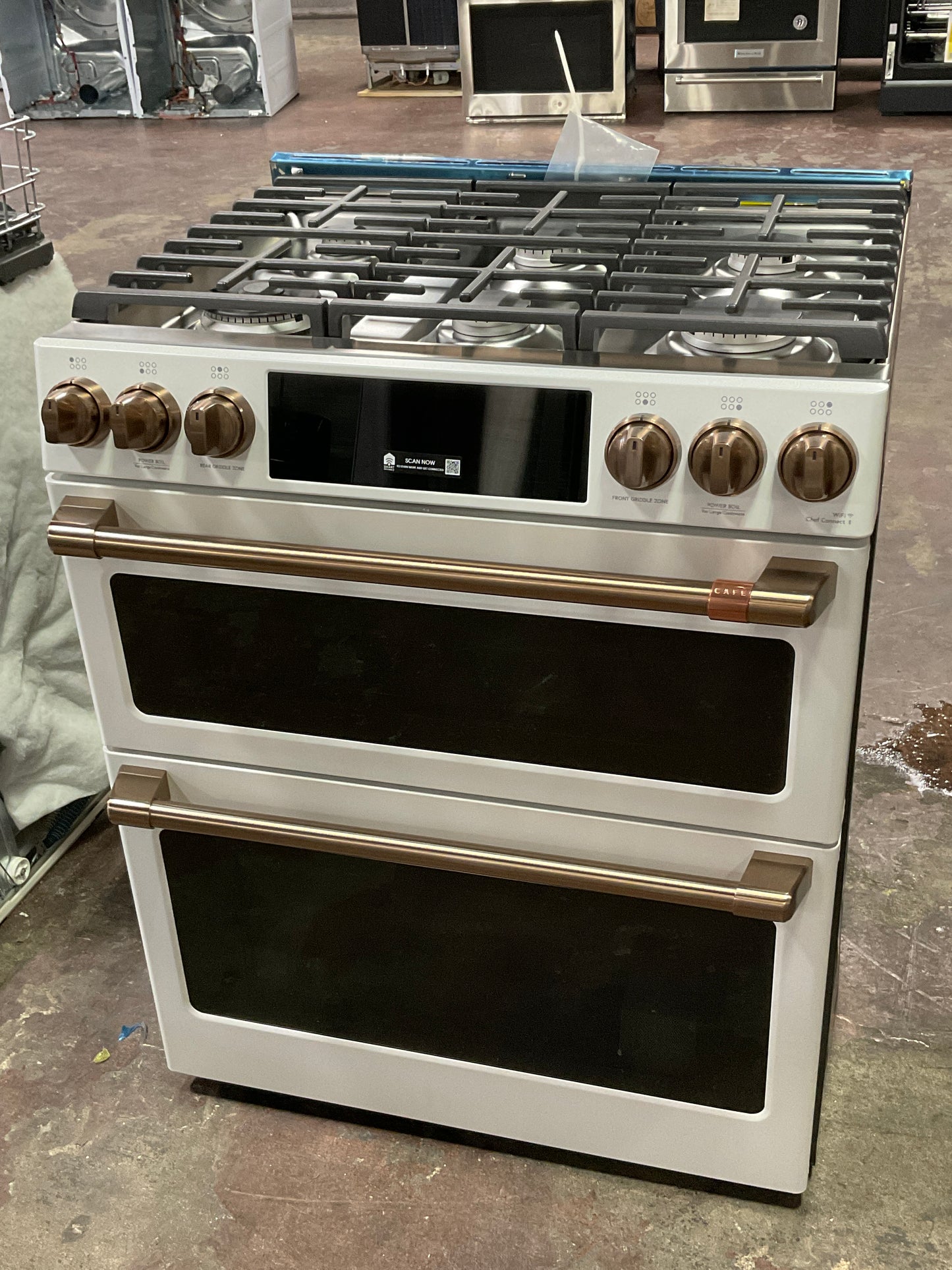 Front view, oven-door closed