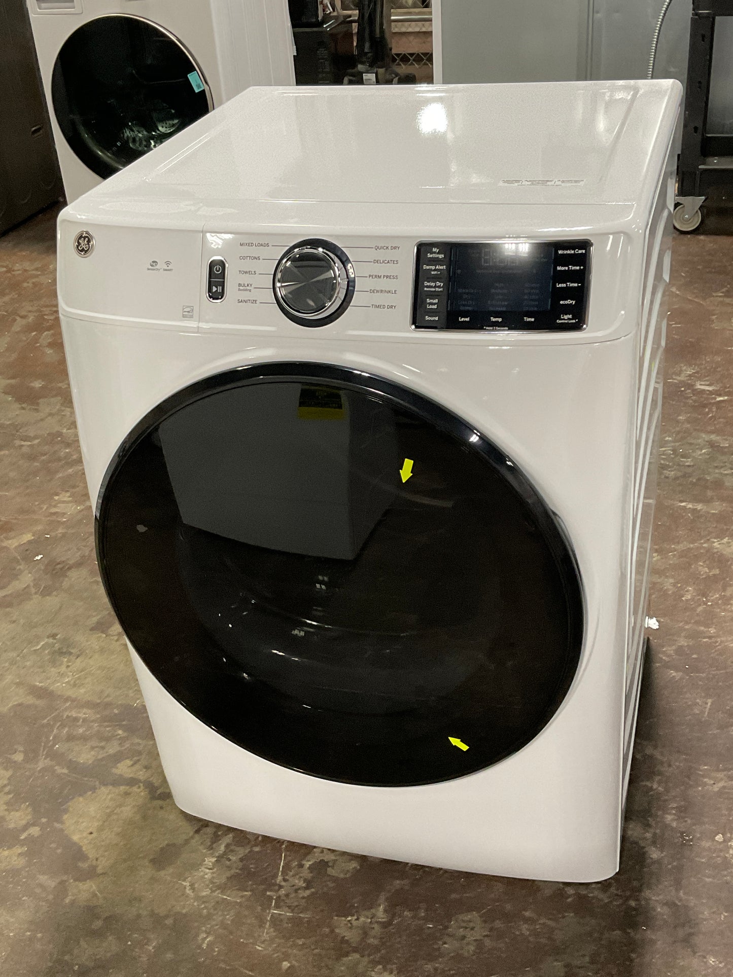 Front view, door closed