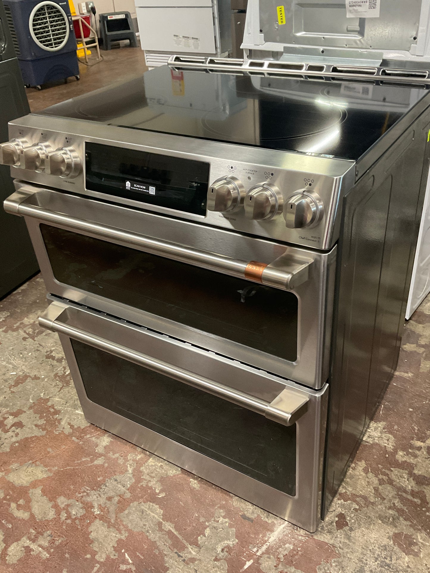 Front view, oven-door closed