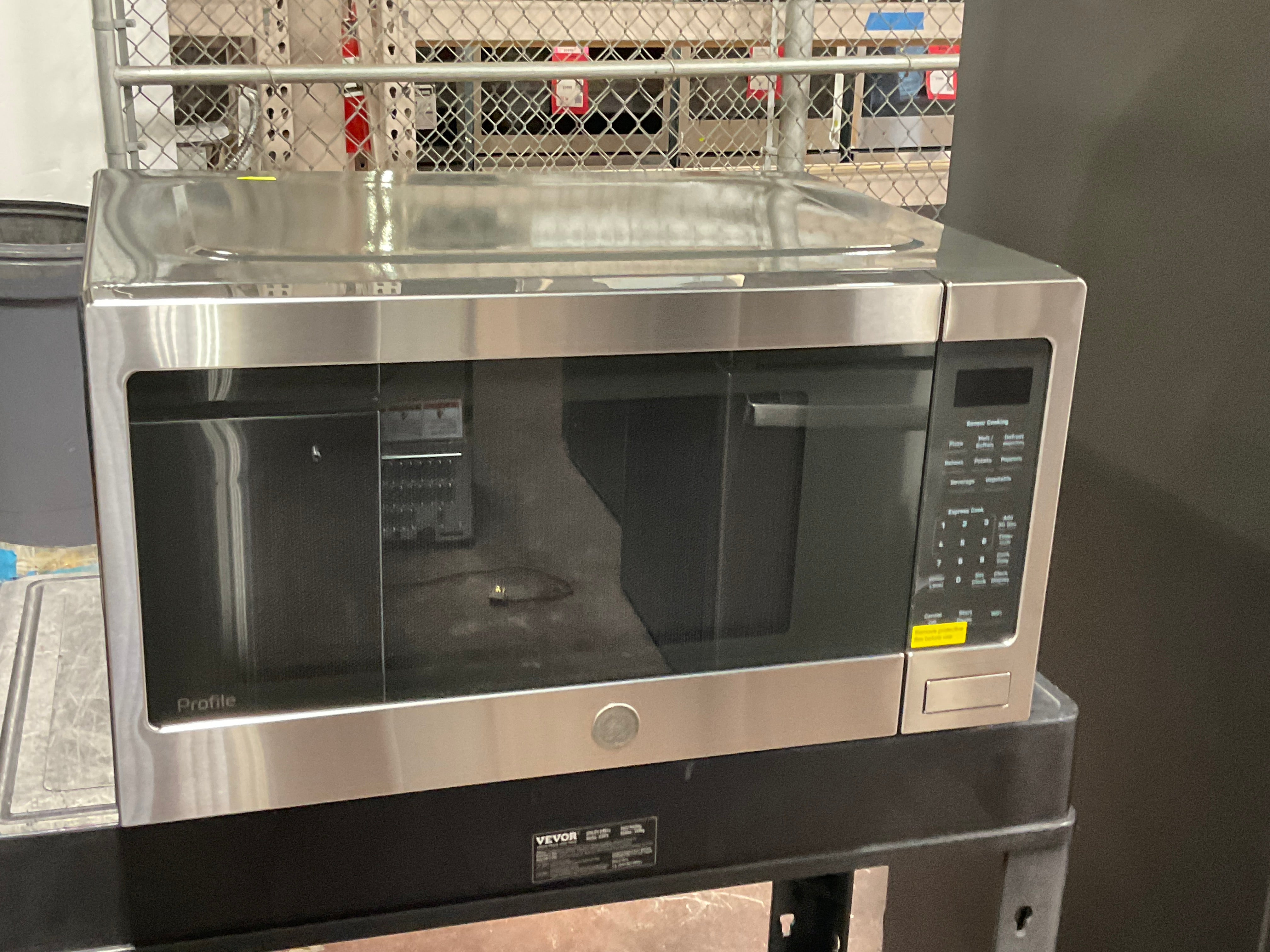 Front view, door closed