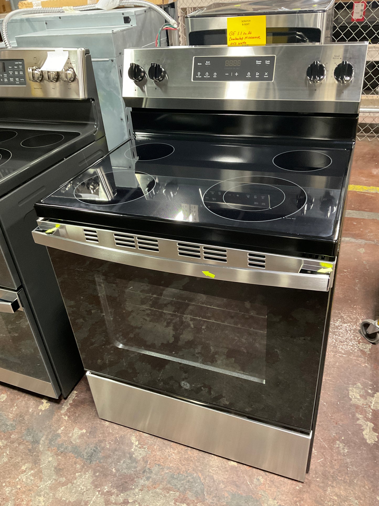 Front view, oven-door closed