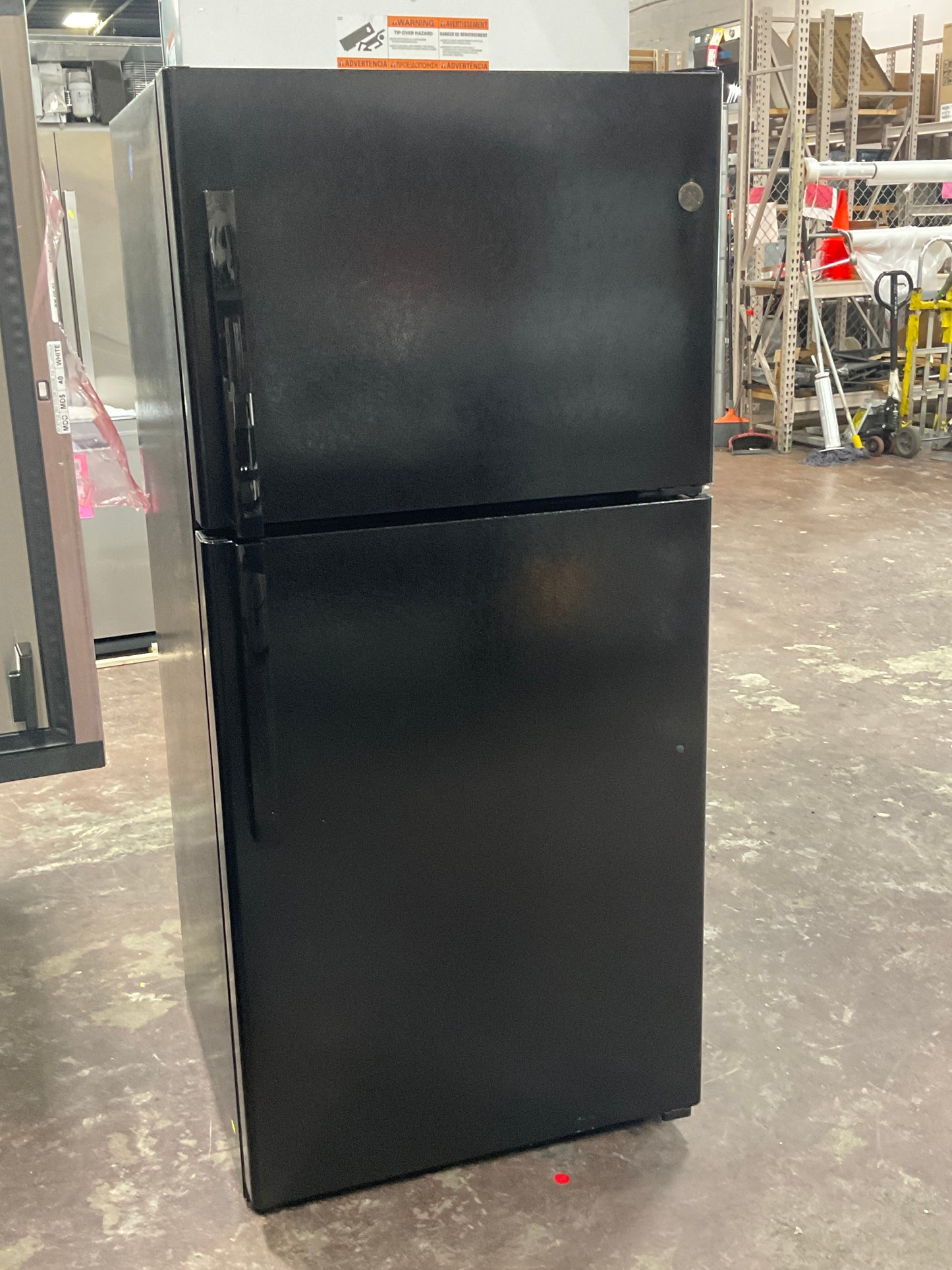 Front view, door closed
