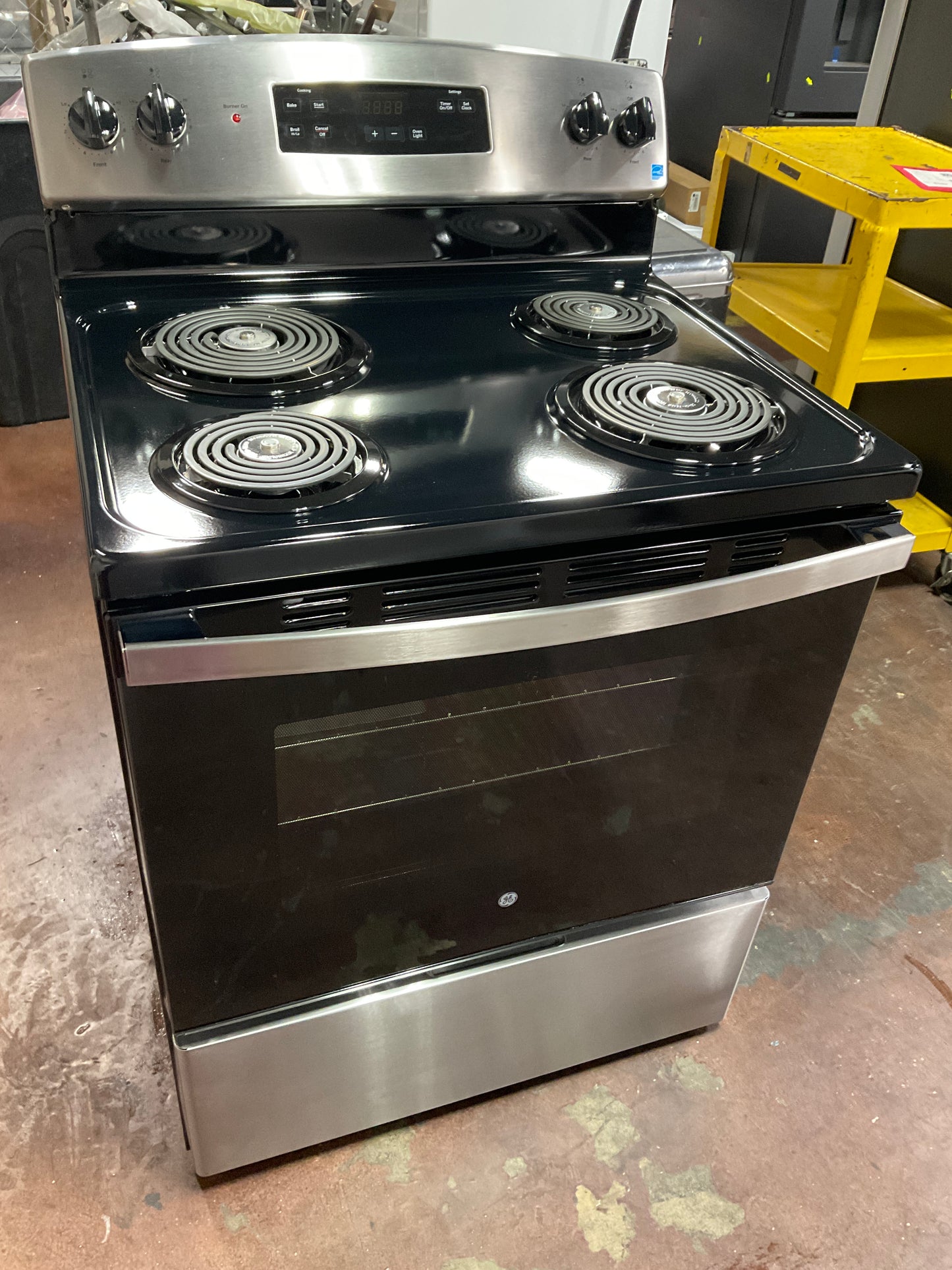 Front view, oven-door closed