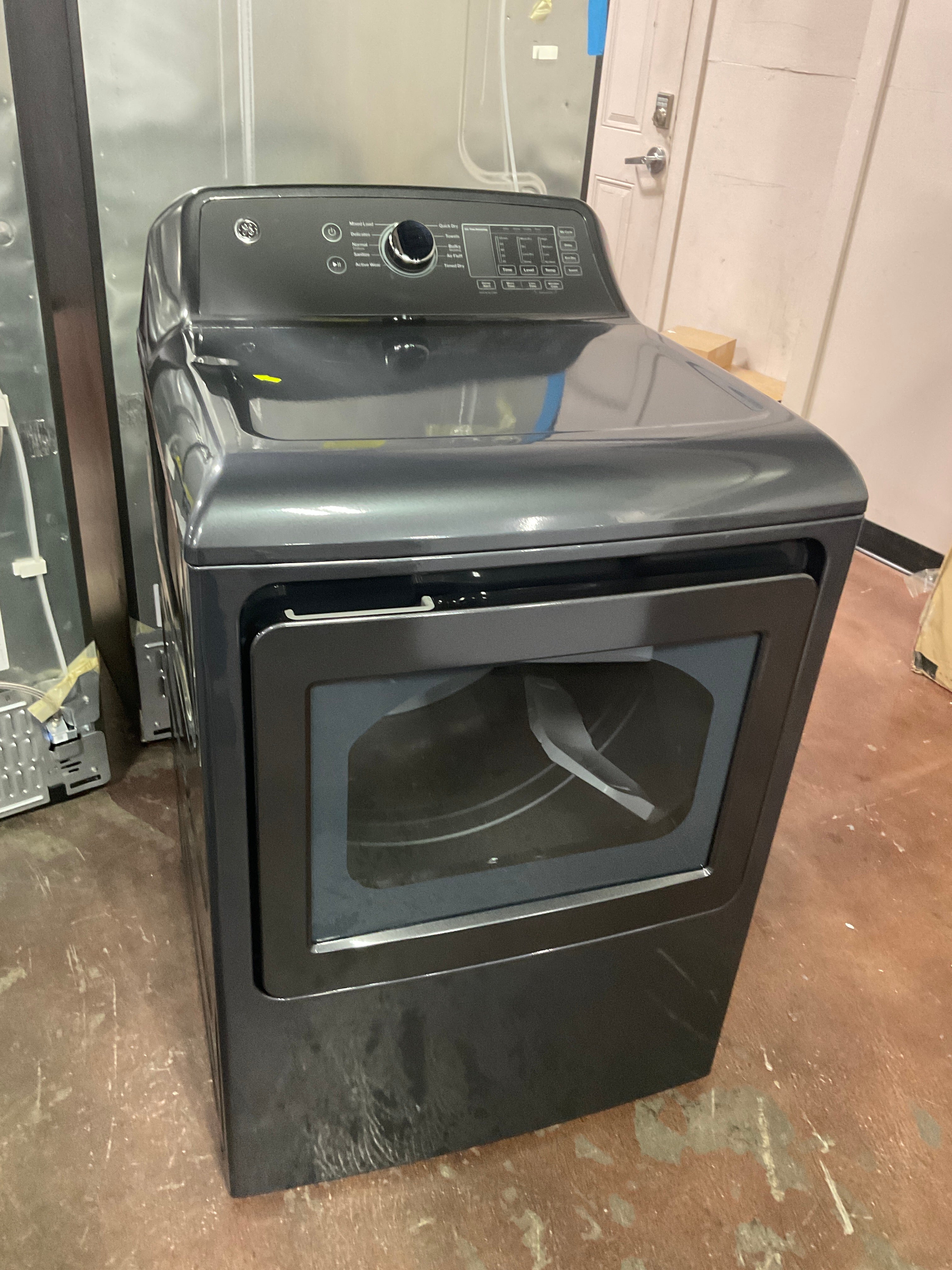 Front view, door closed