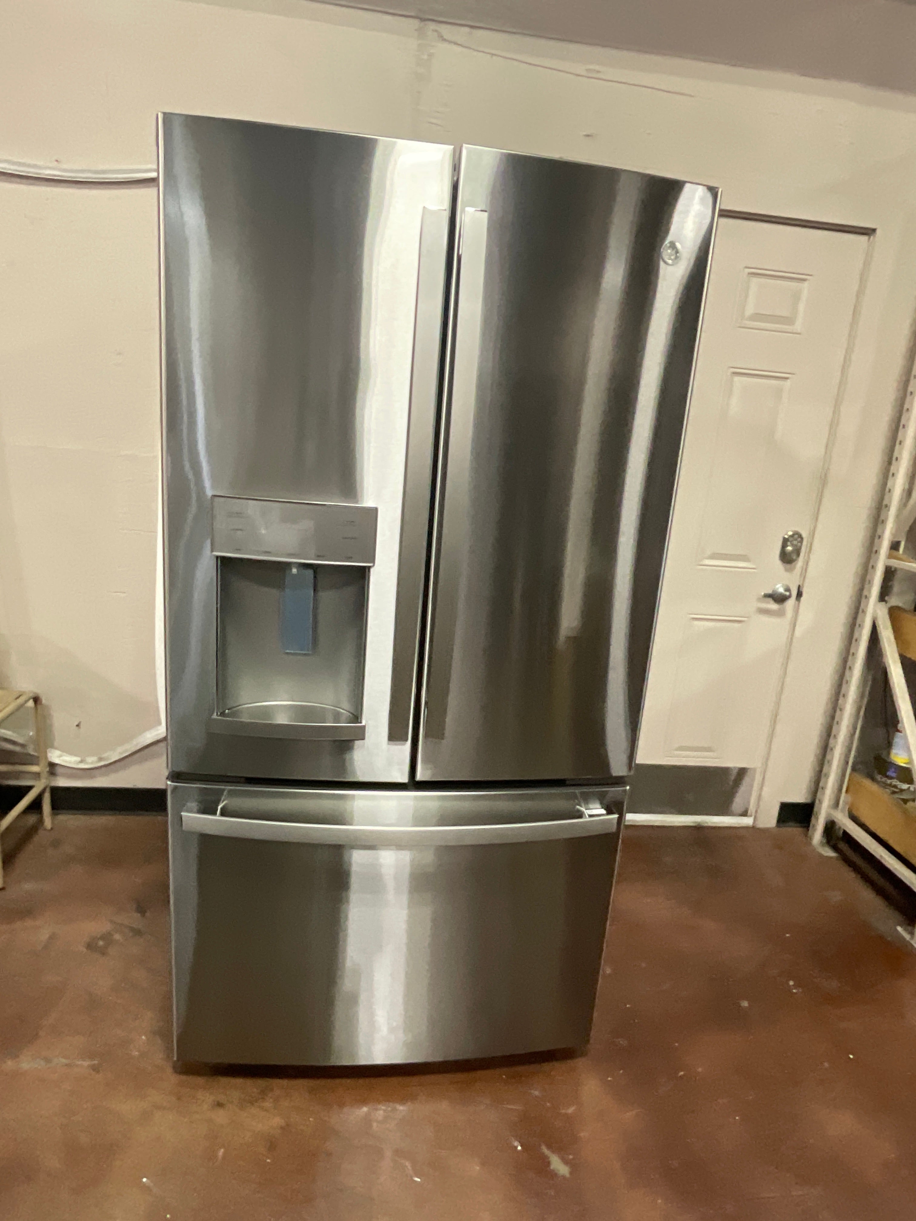 Front view, door closed