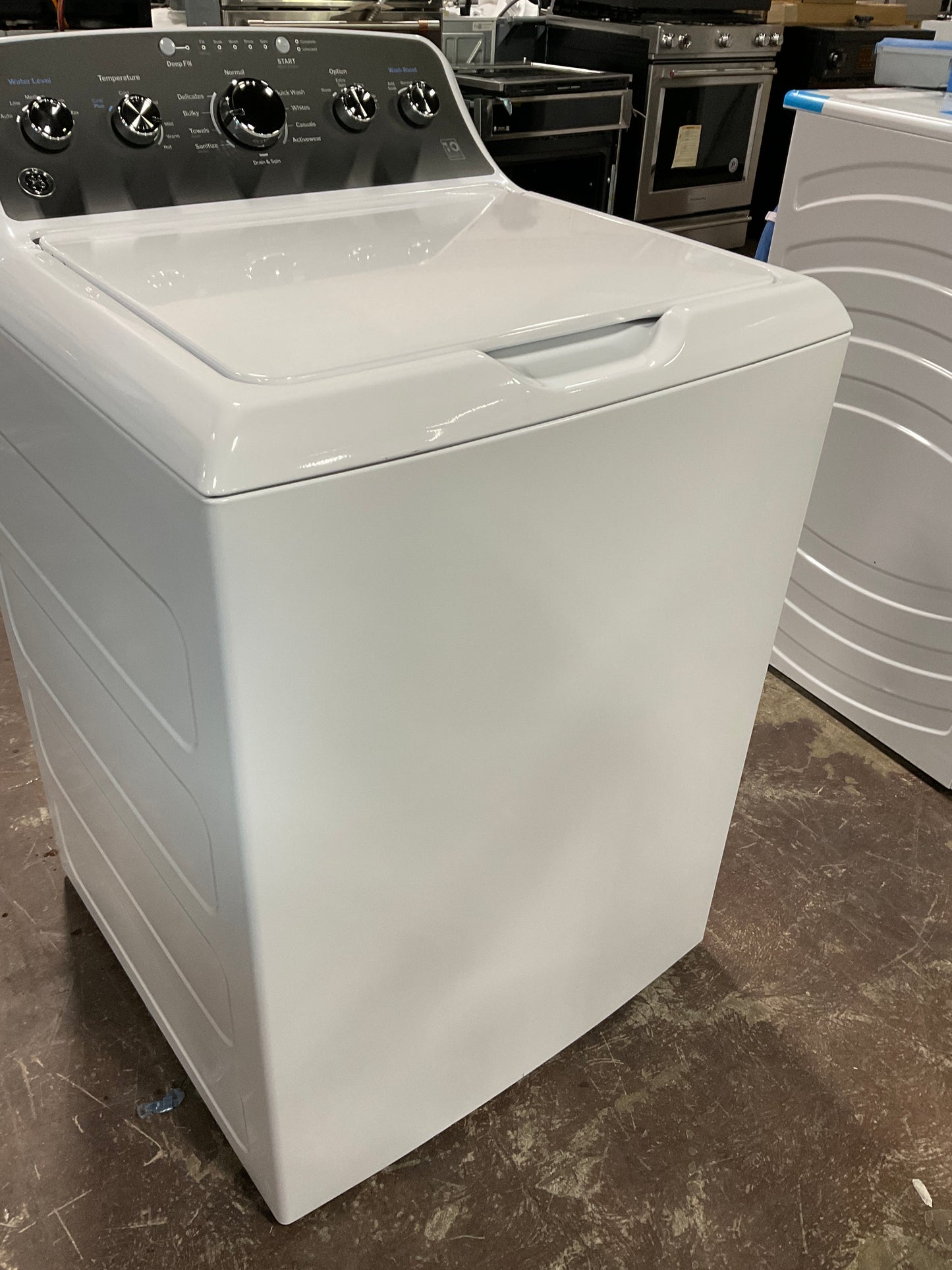 Front view, door closed