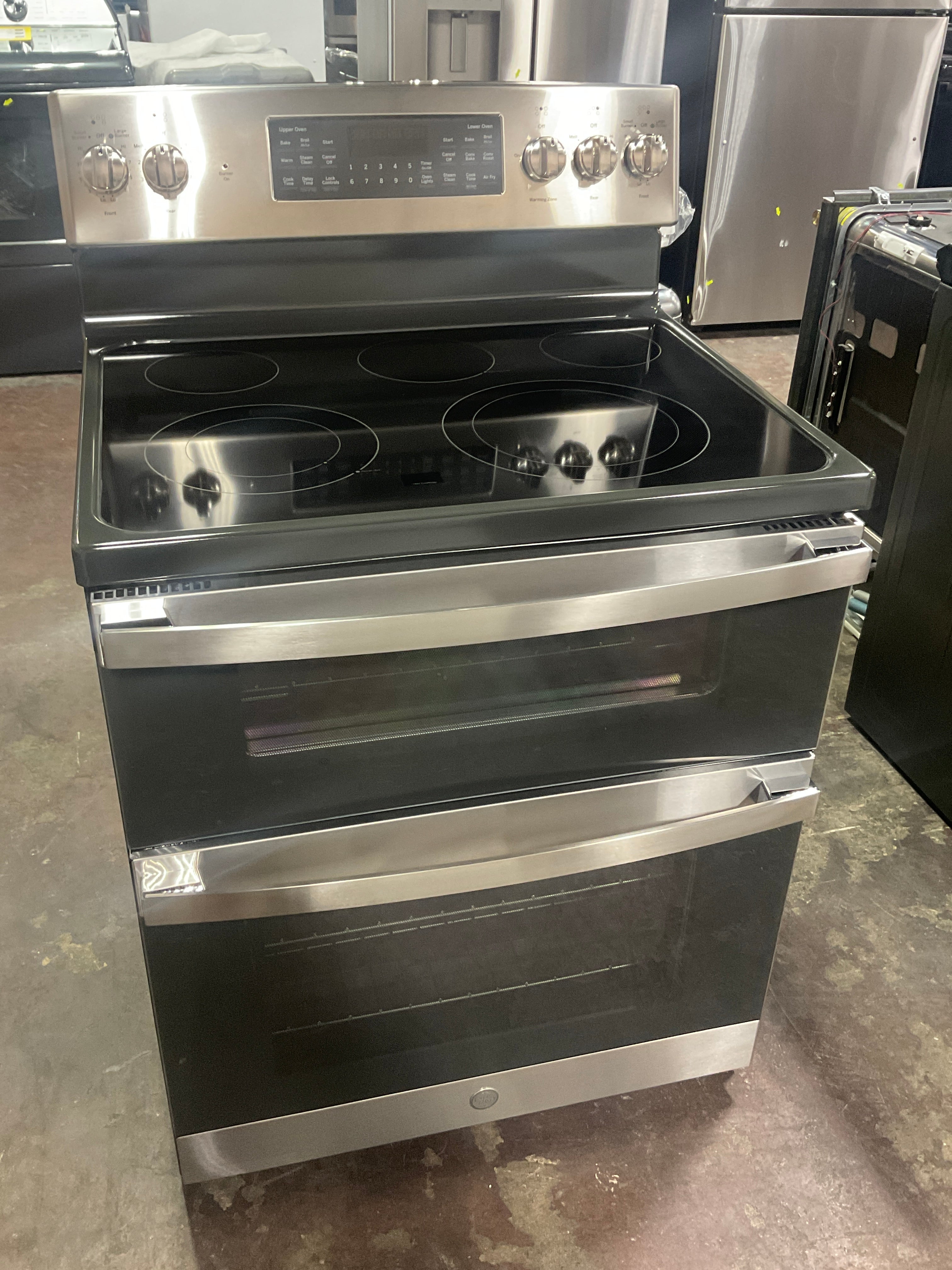 Front view, oven-door closed