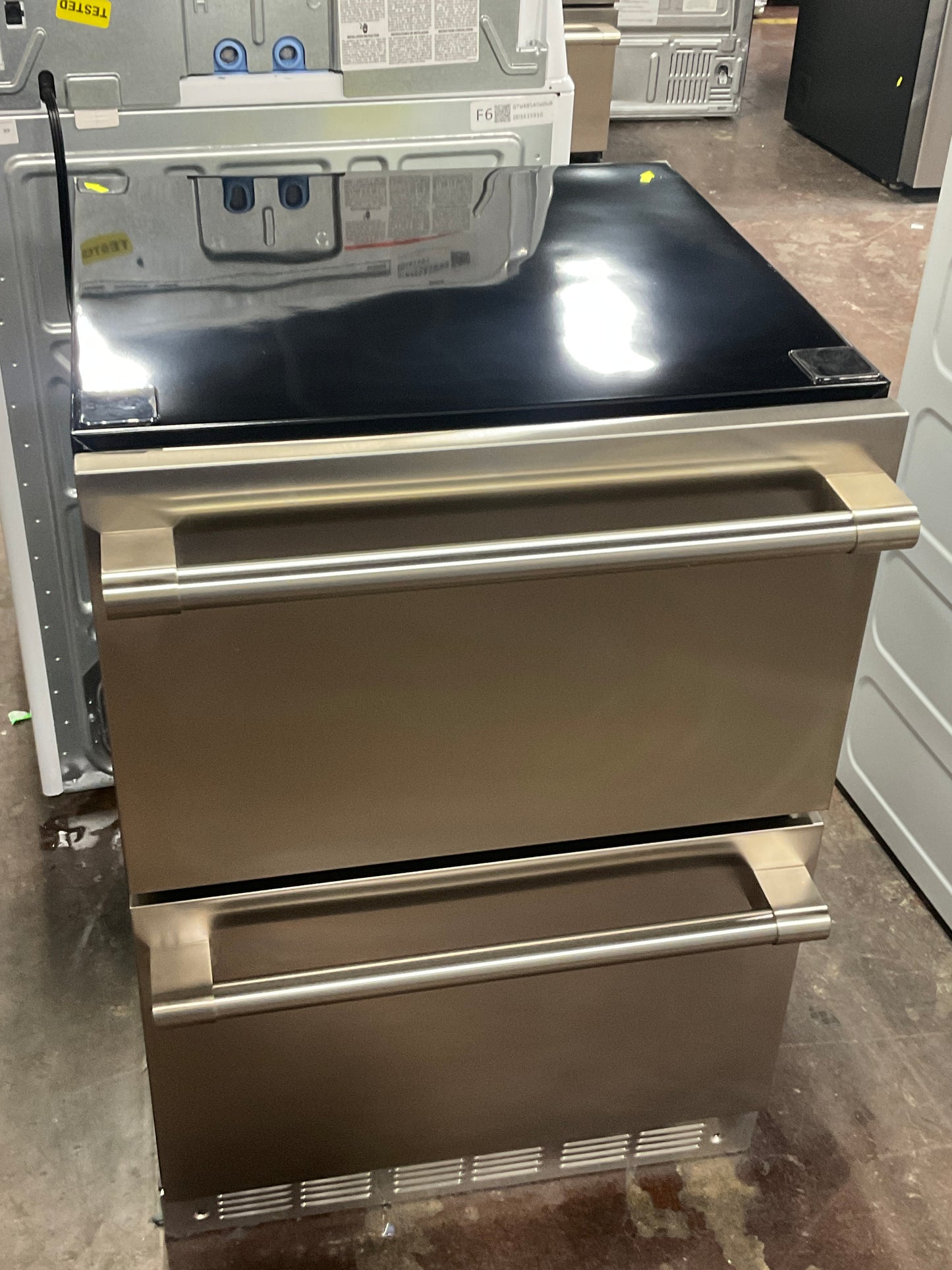 Front view, door closed