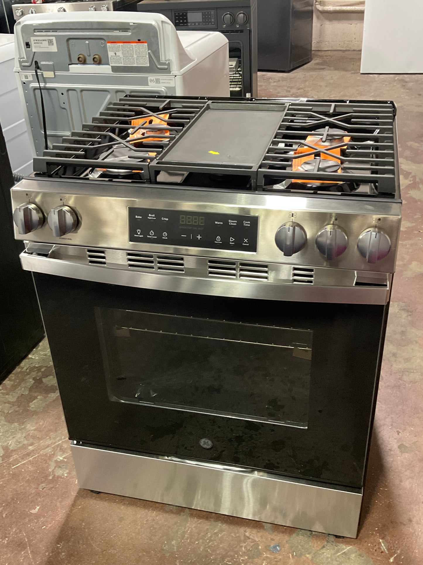 Front view, oven-door closed