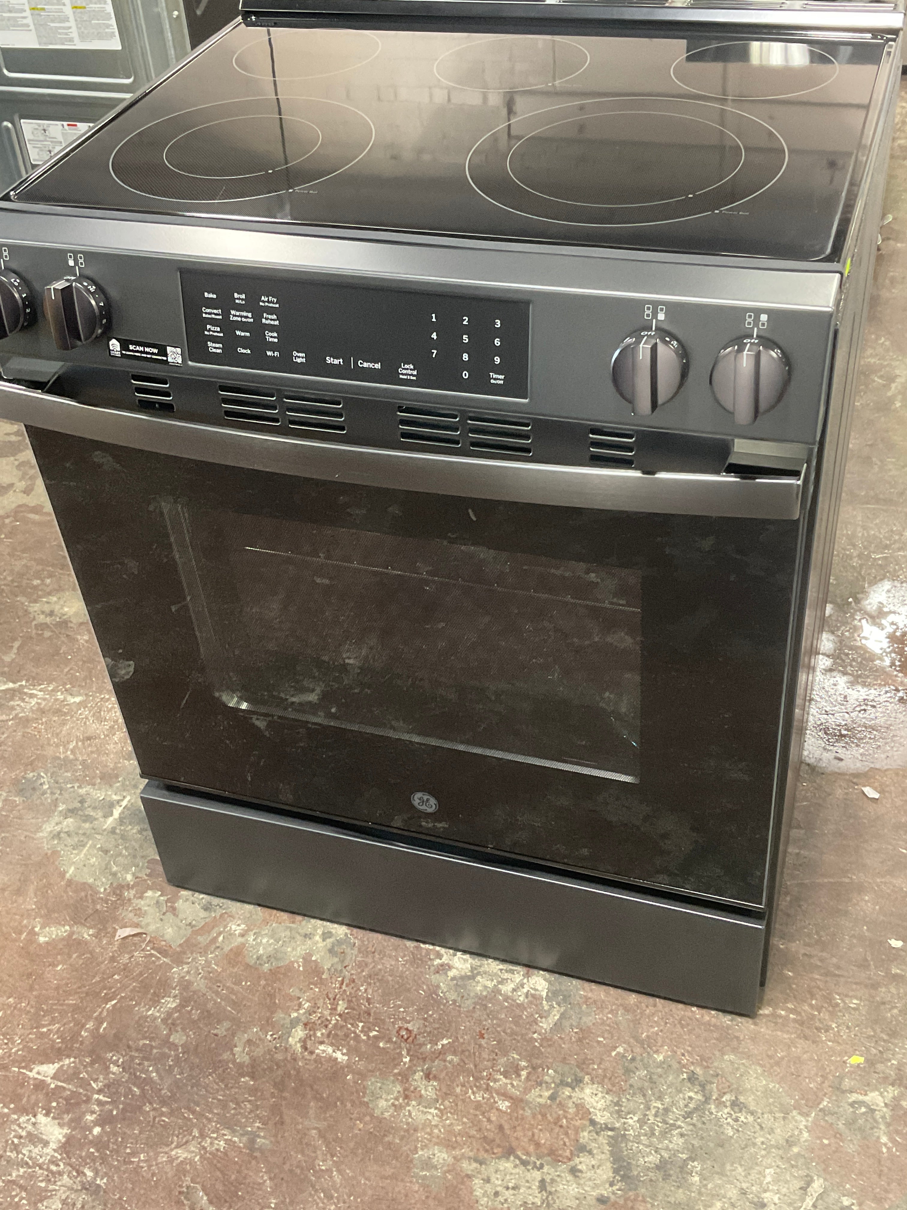 Front view, oven-door closed