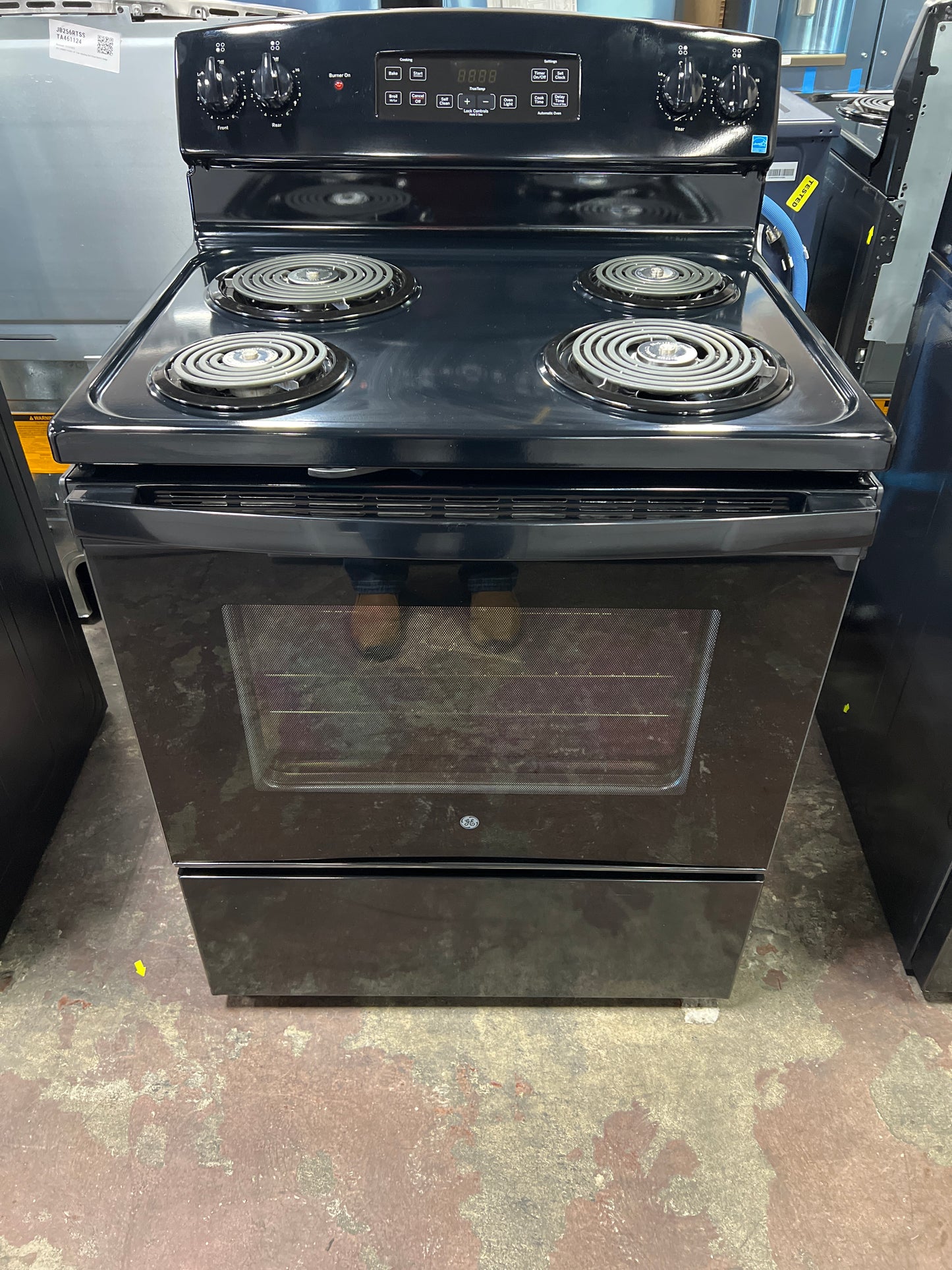 Front view, oven-door closed