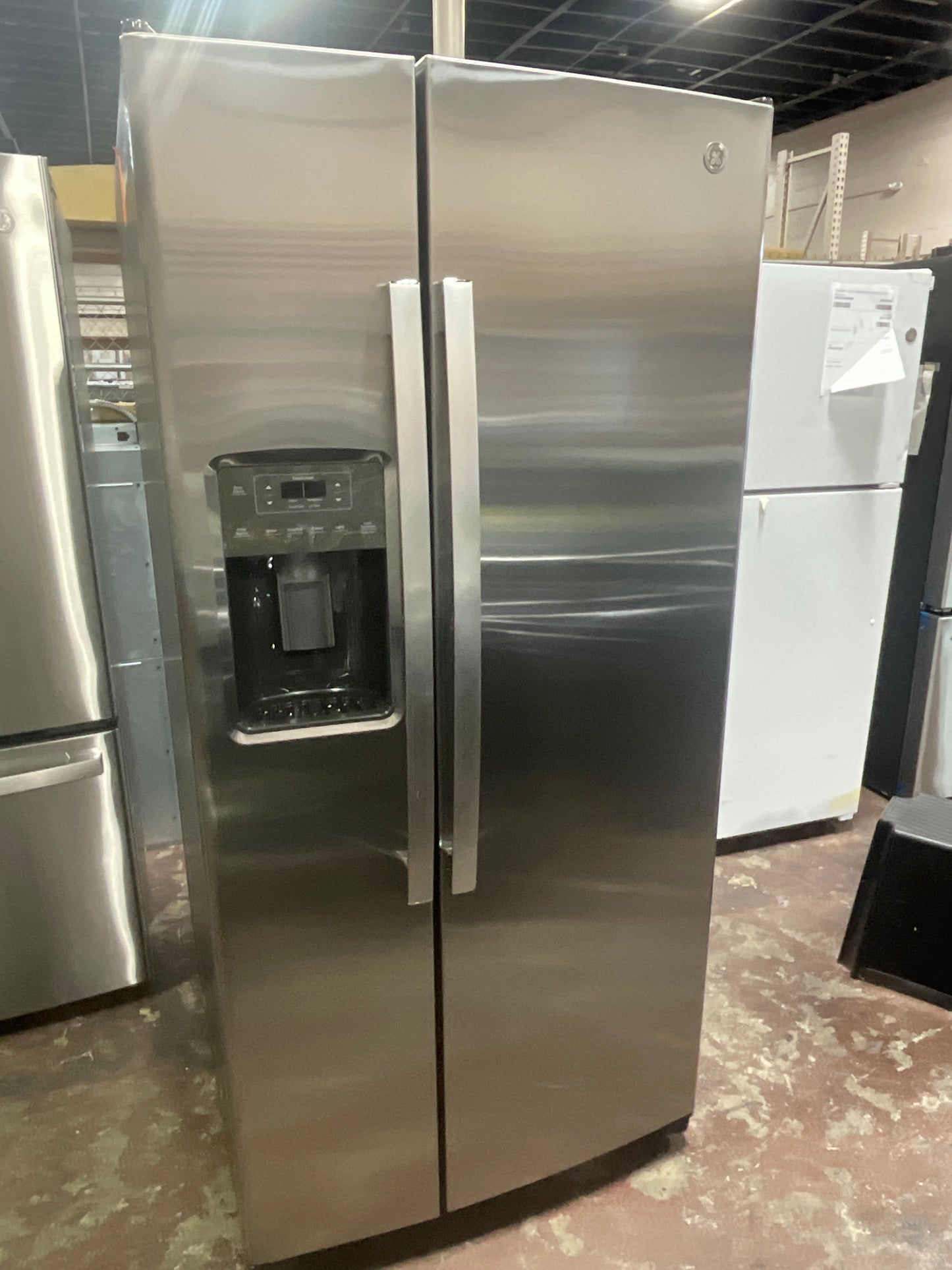 Front view, door closed