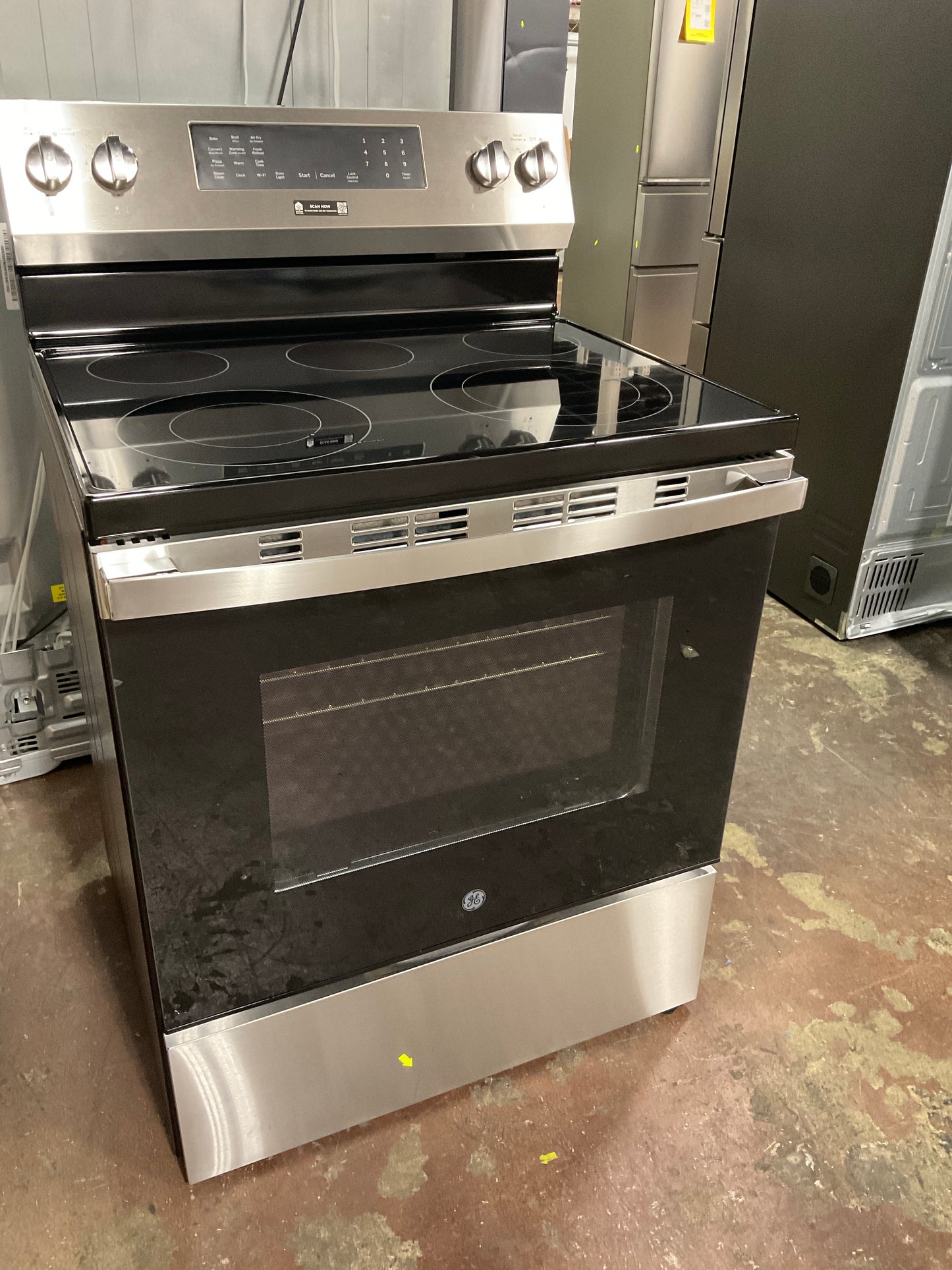 Front view, oven-door closed