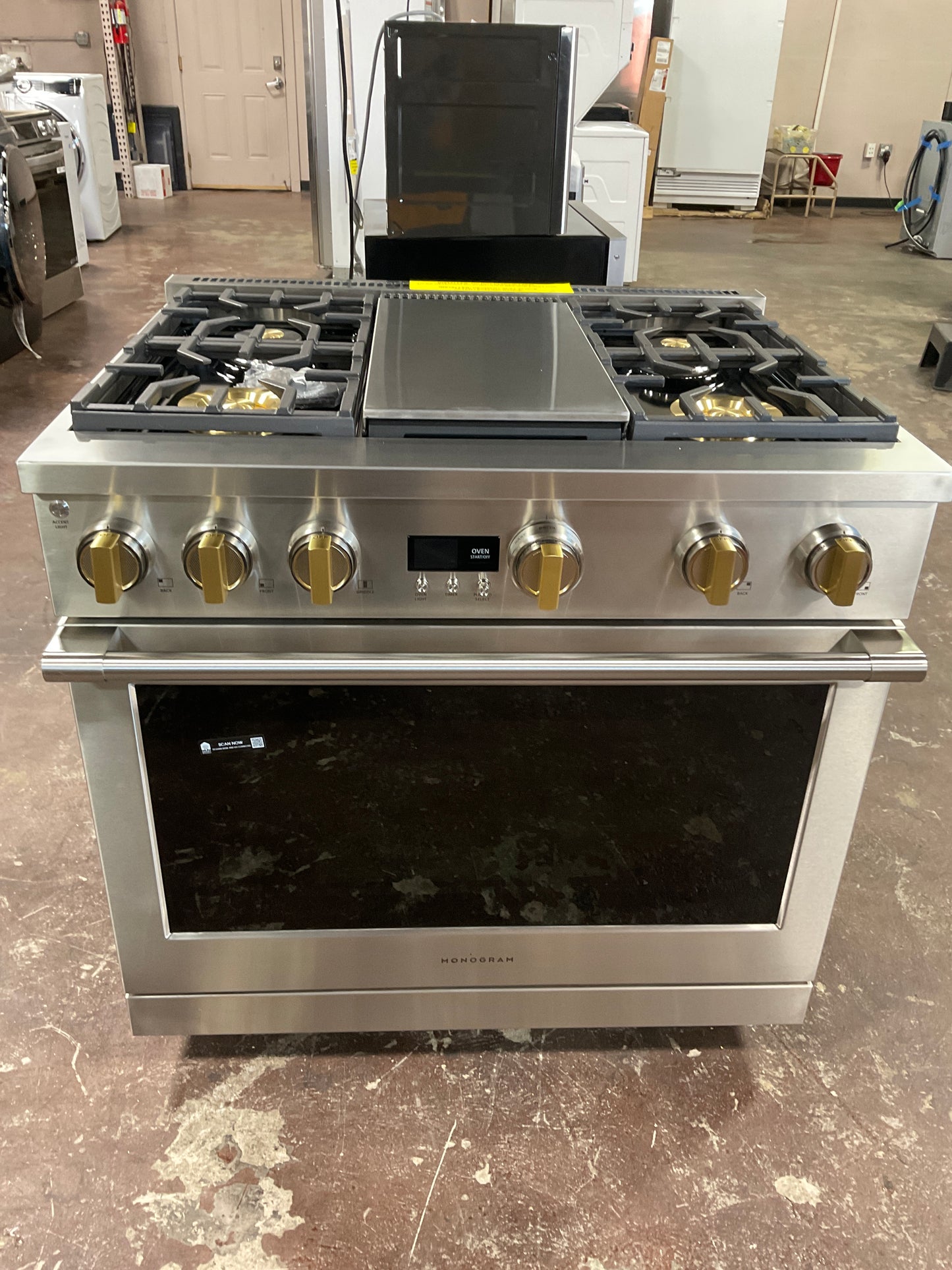 Front view, oven-door closed
