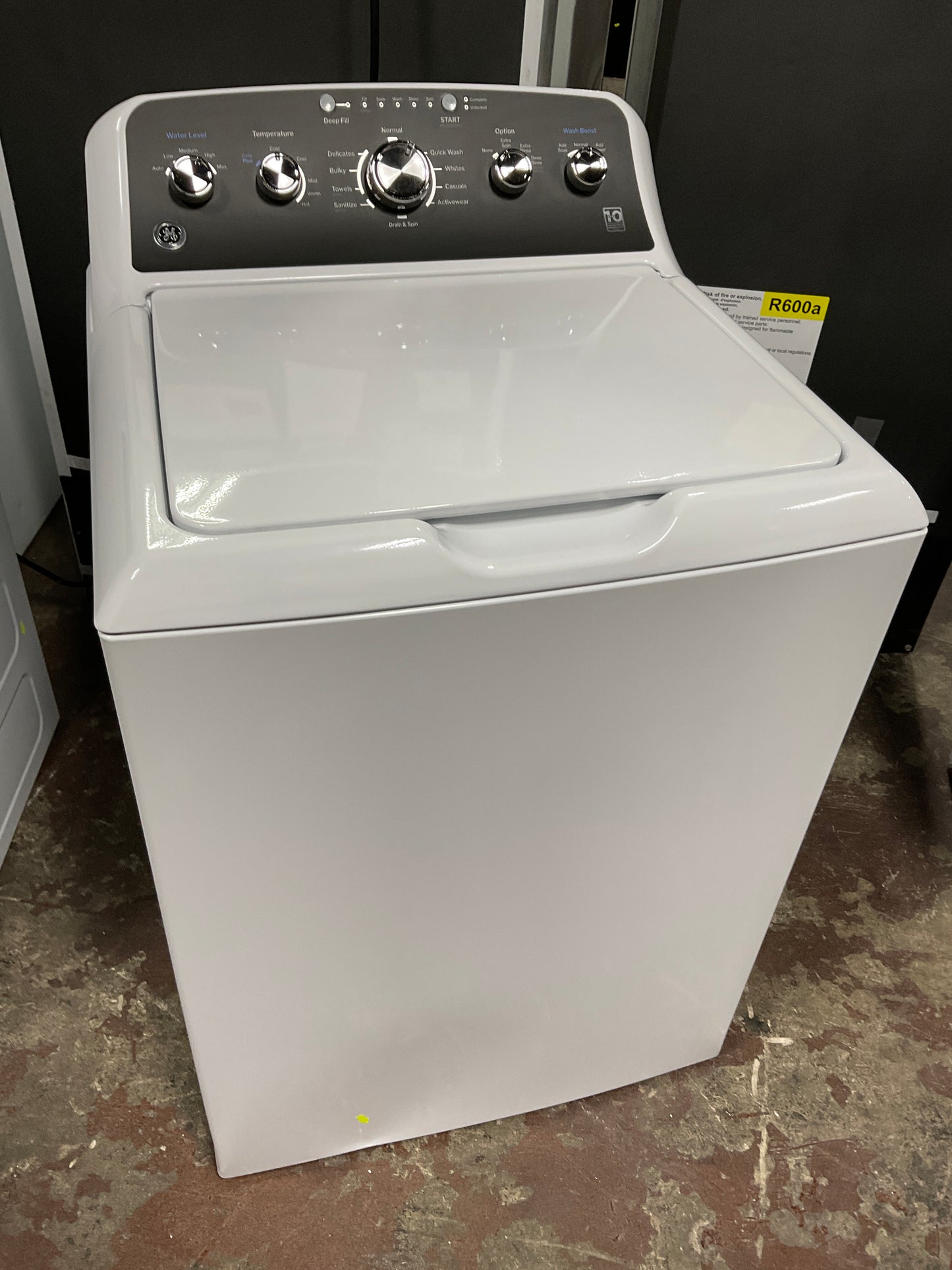 Front view, door closed