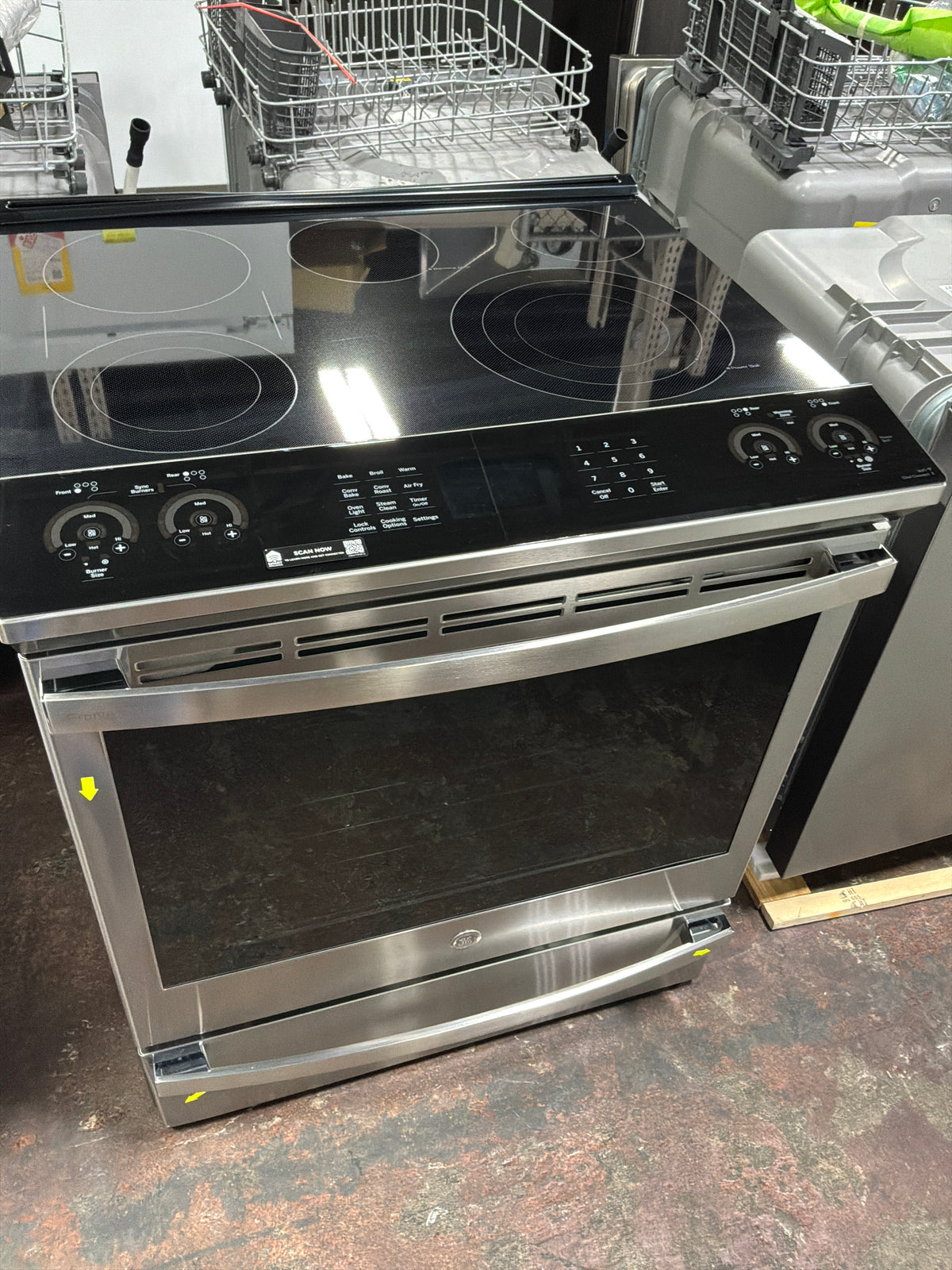 Front view, oven-door closed