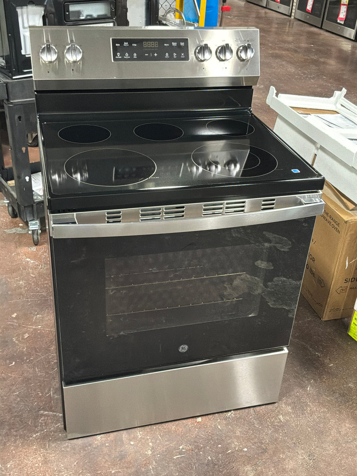 Front view, oven-door closed