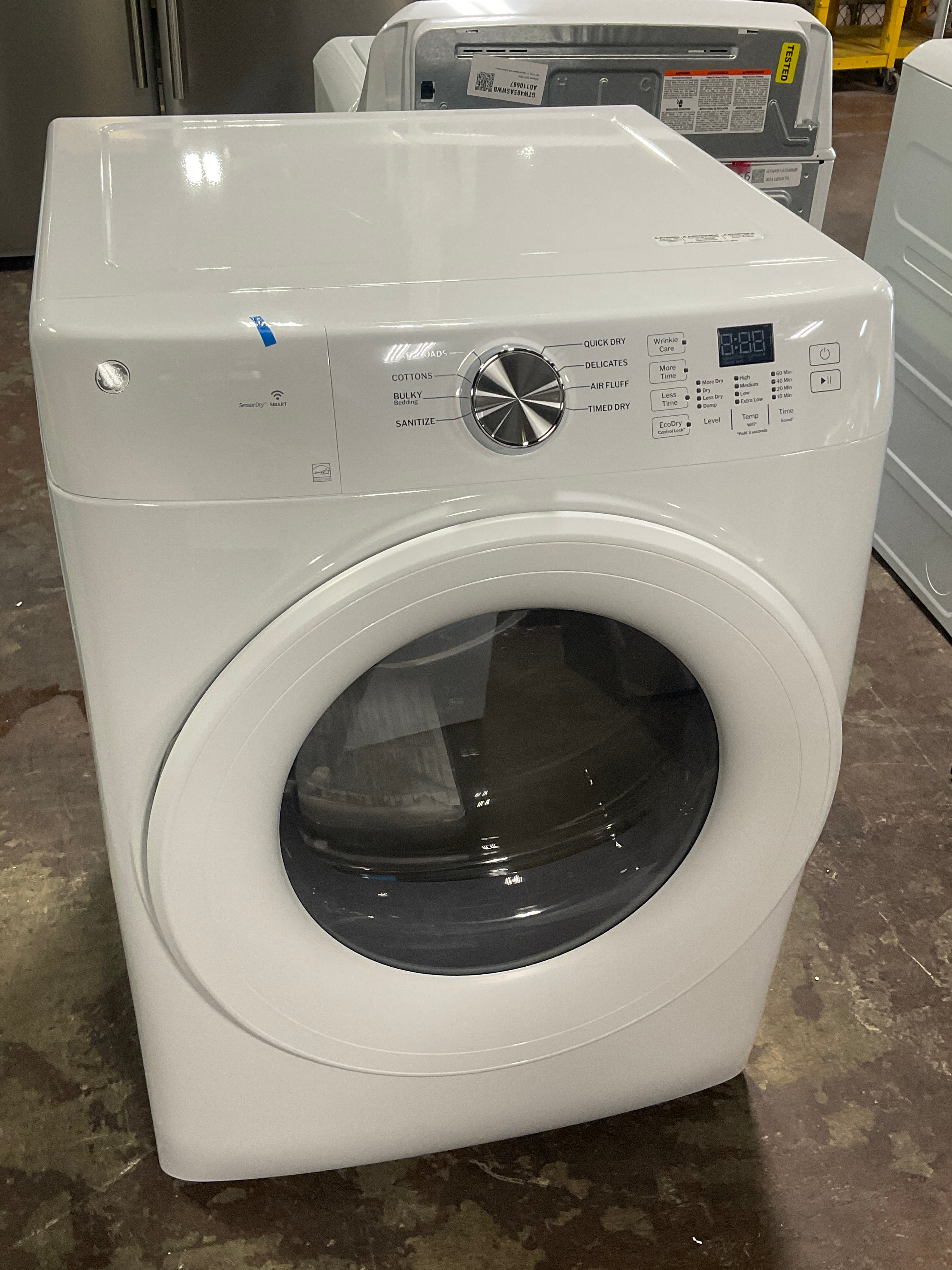 Front view, door closed