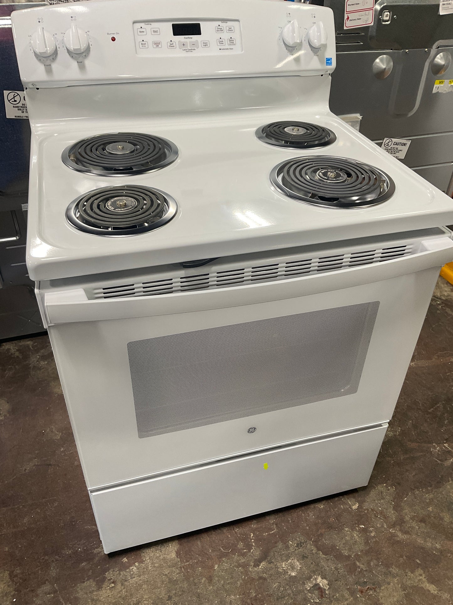 Front view, oven-door closed