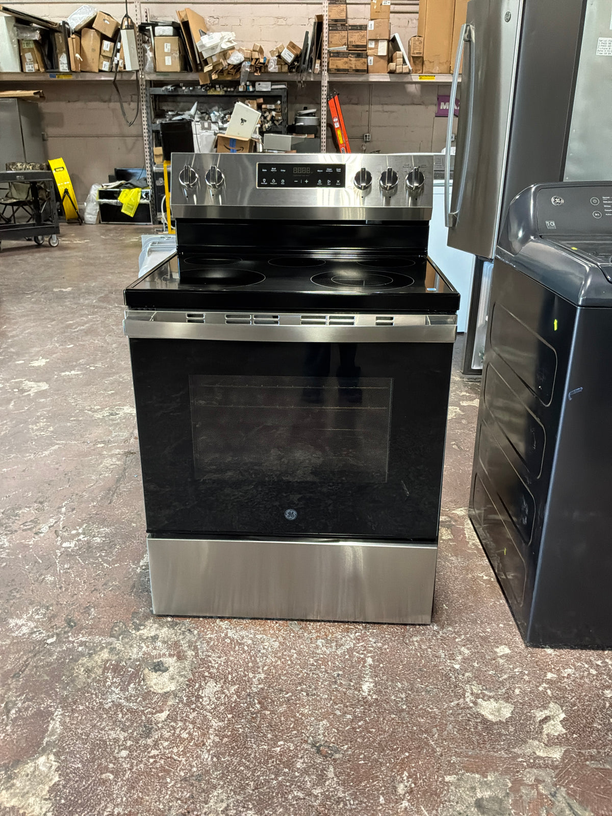 Front view, oven-door closed