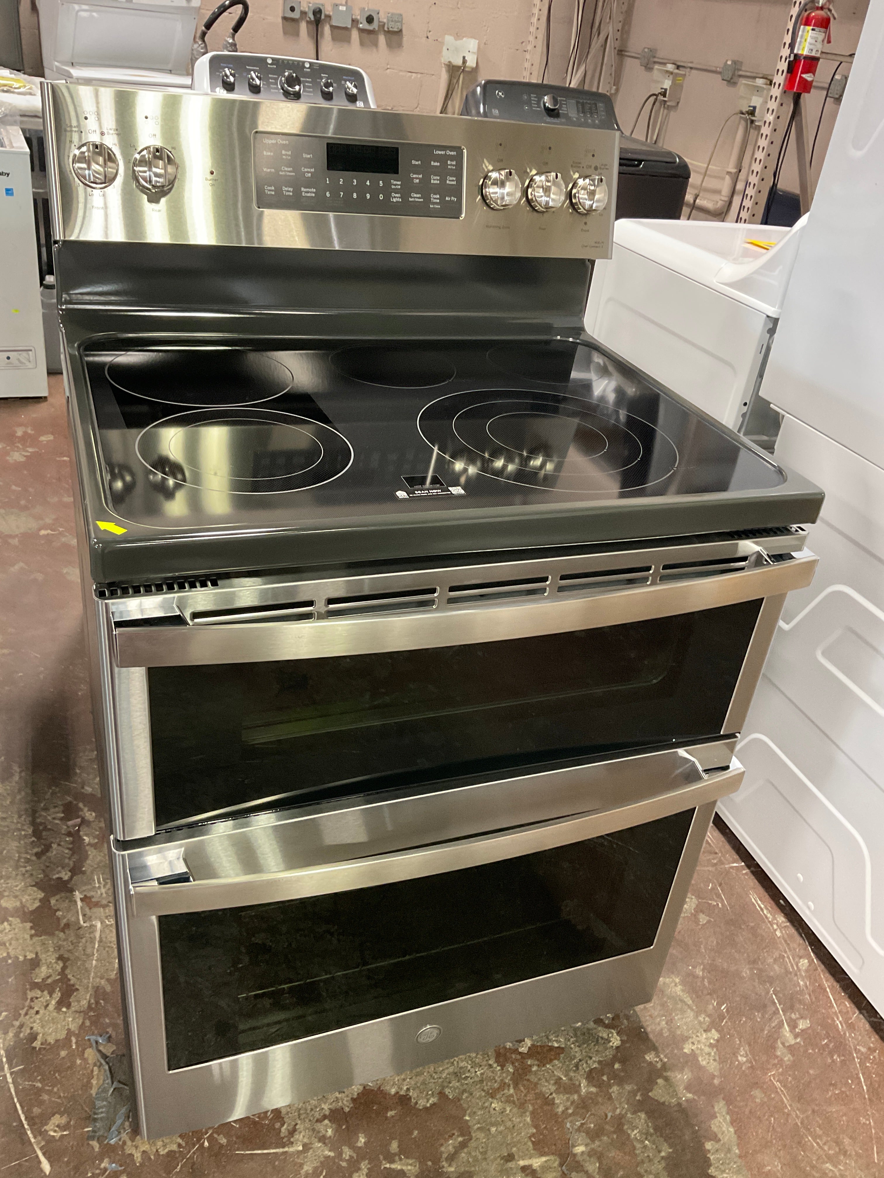 Front view, oven-door closed