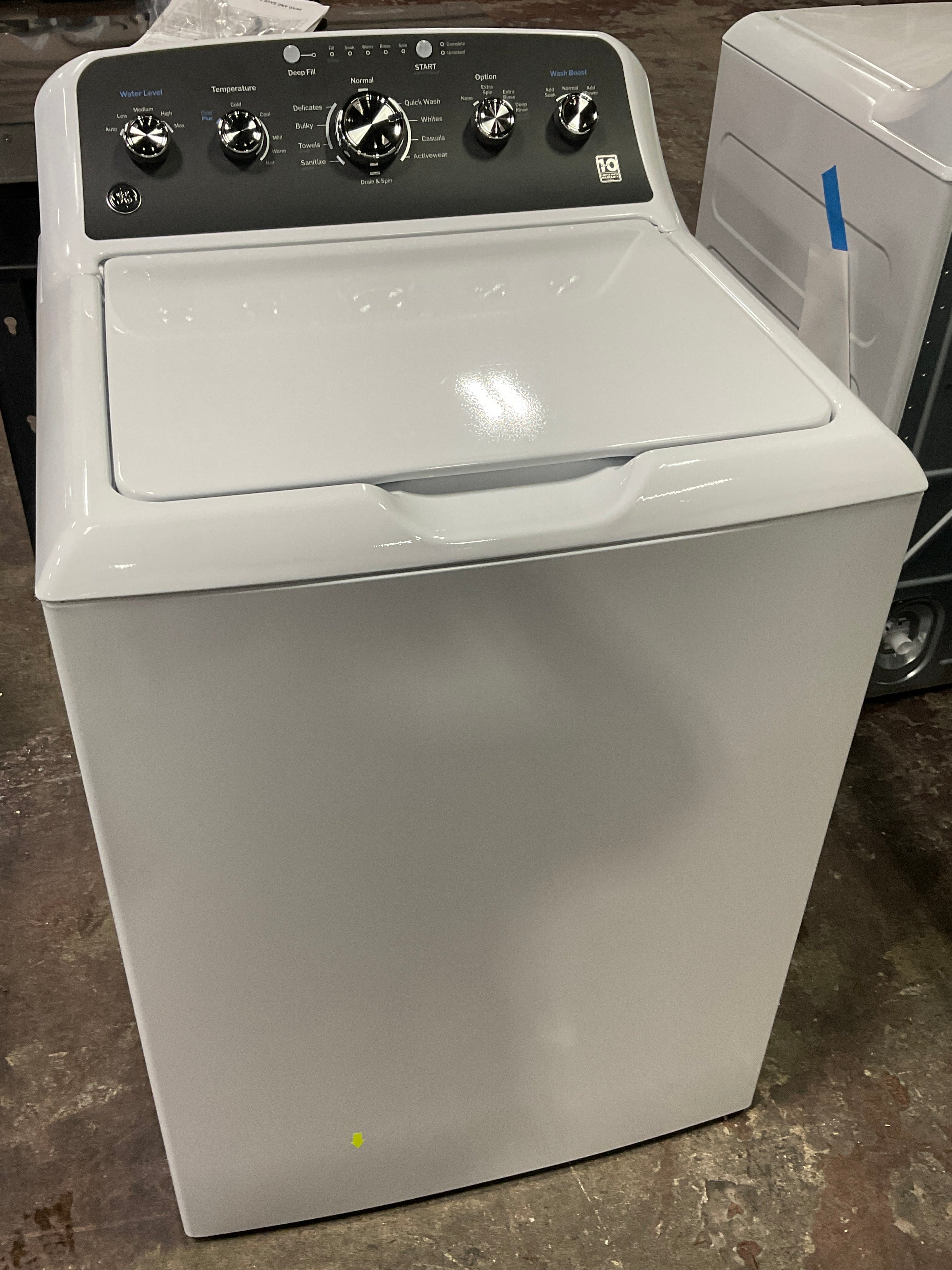 Front view, door closed