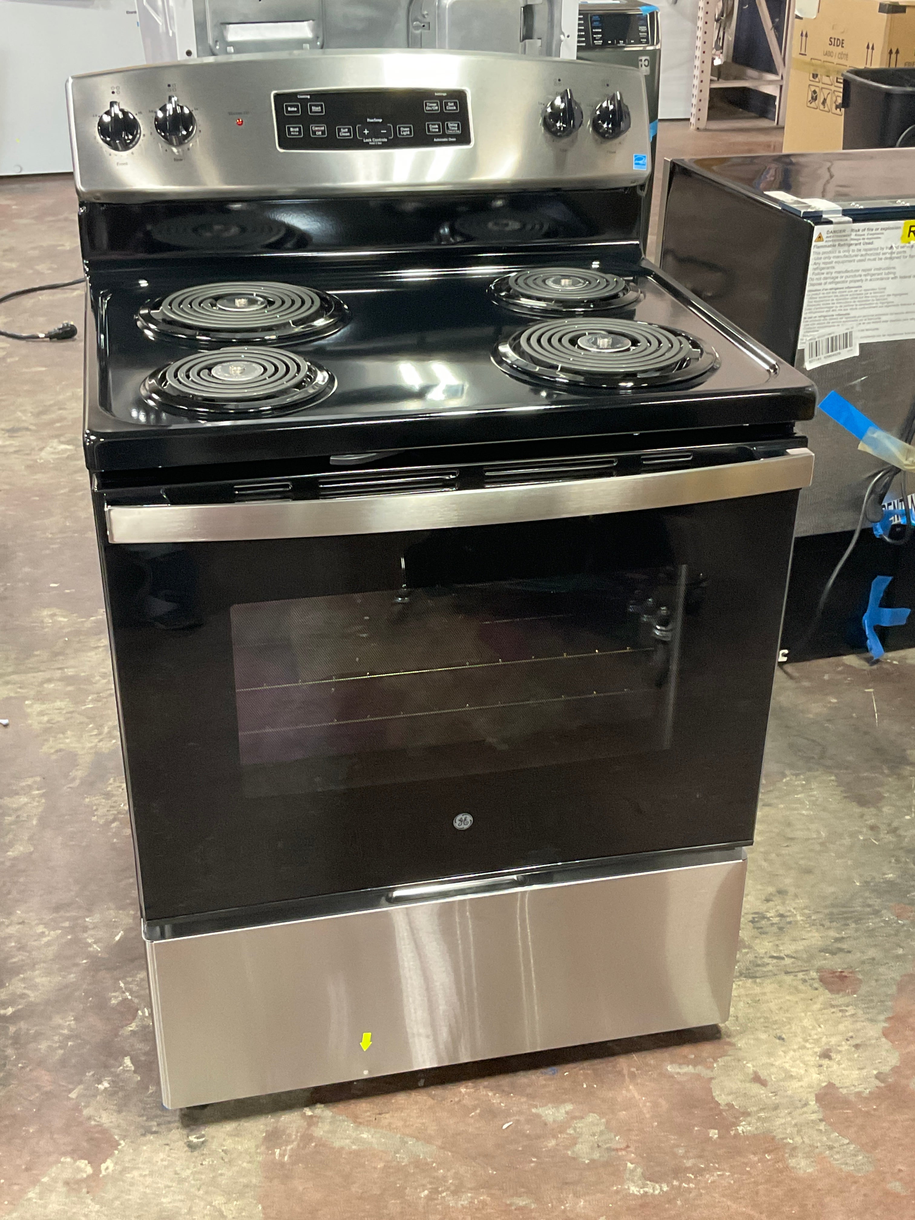 Front view, oven-door closed