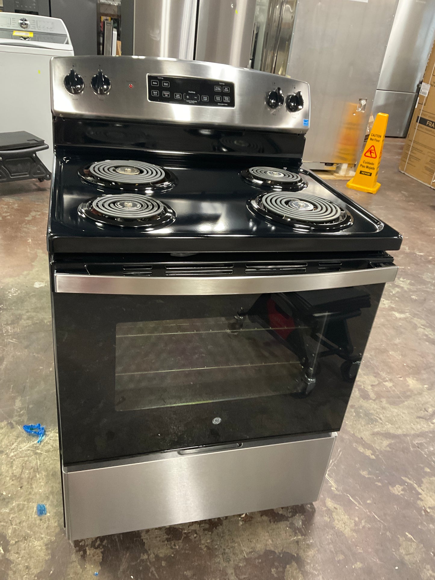 Front view, oven-door closed