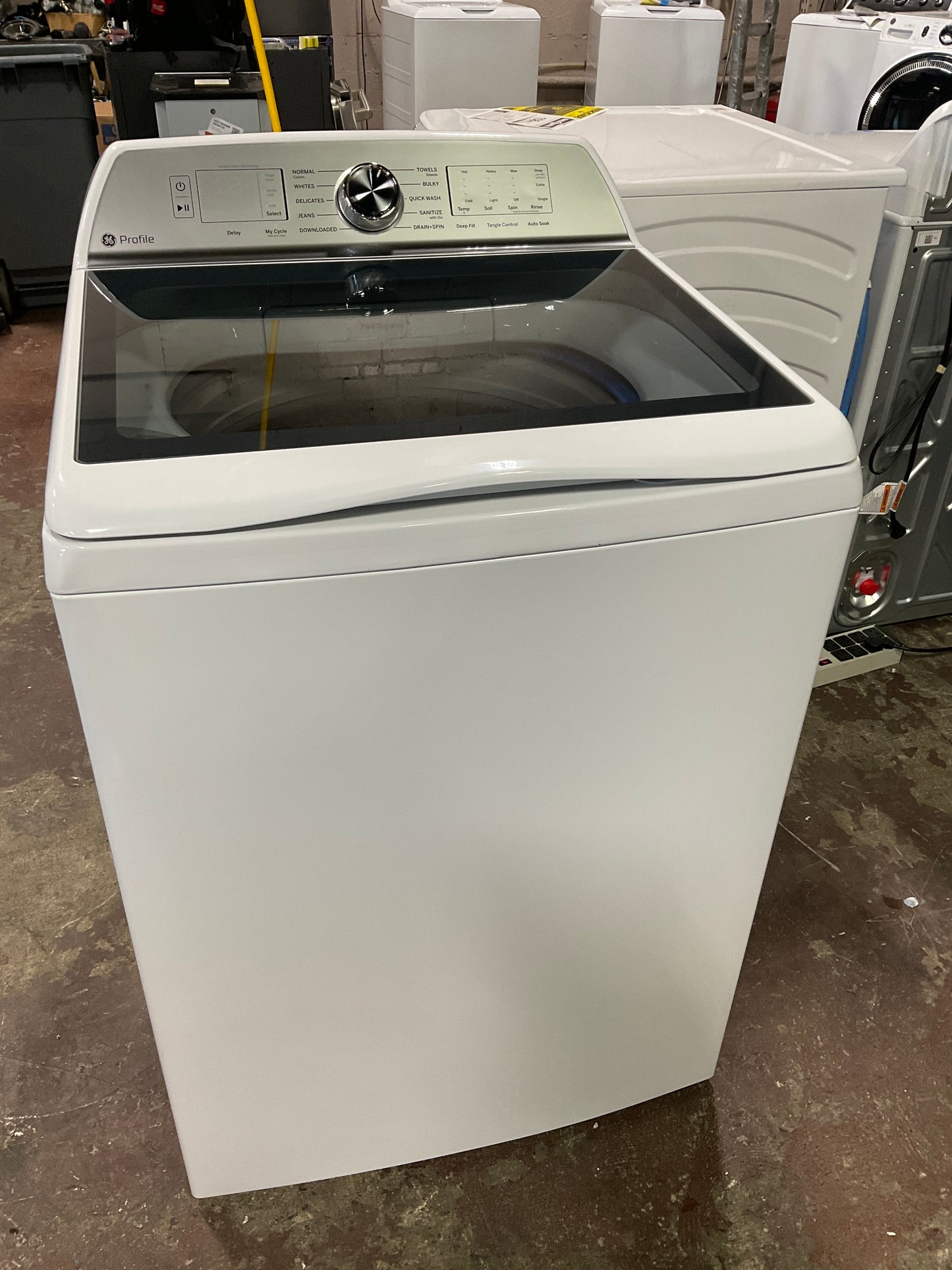 Front view, door closed