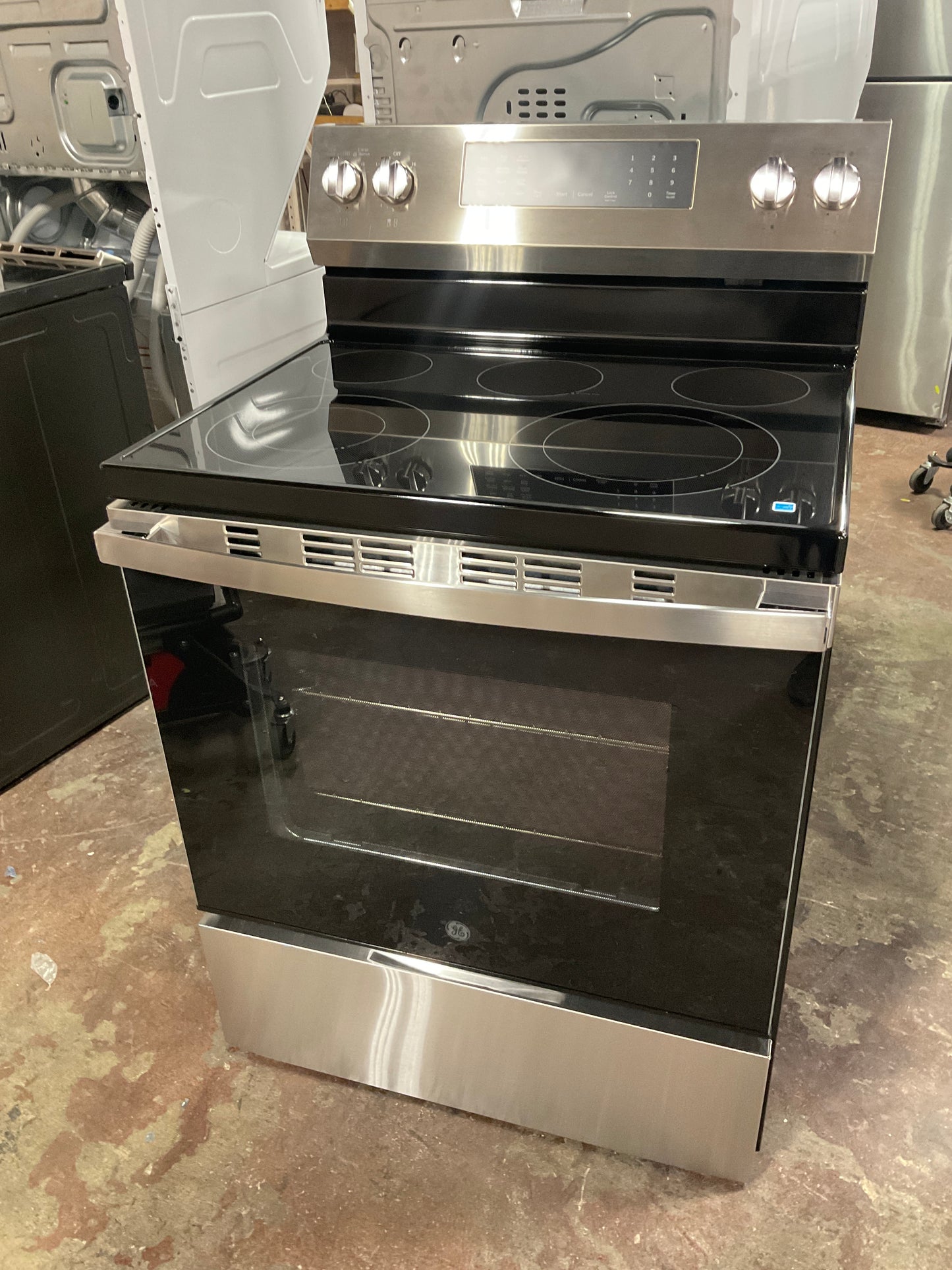 Front view, oven-door closed