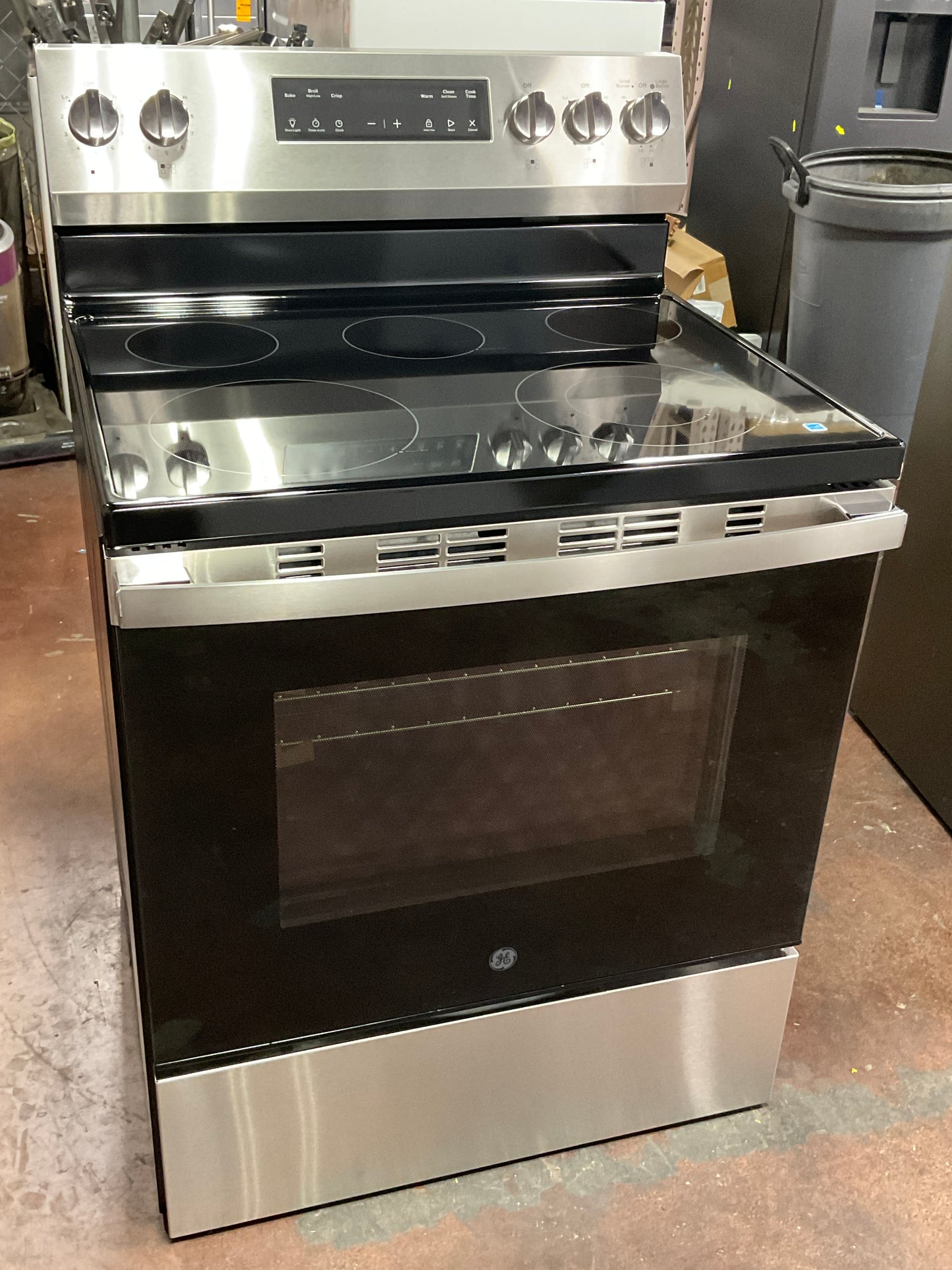 Front view, oven-door closed